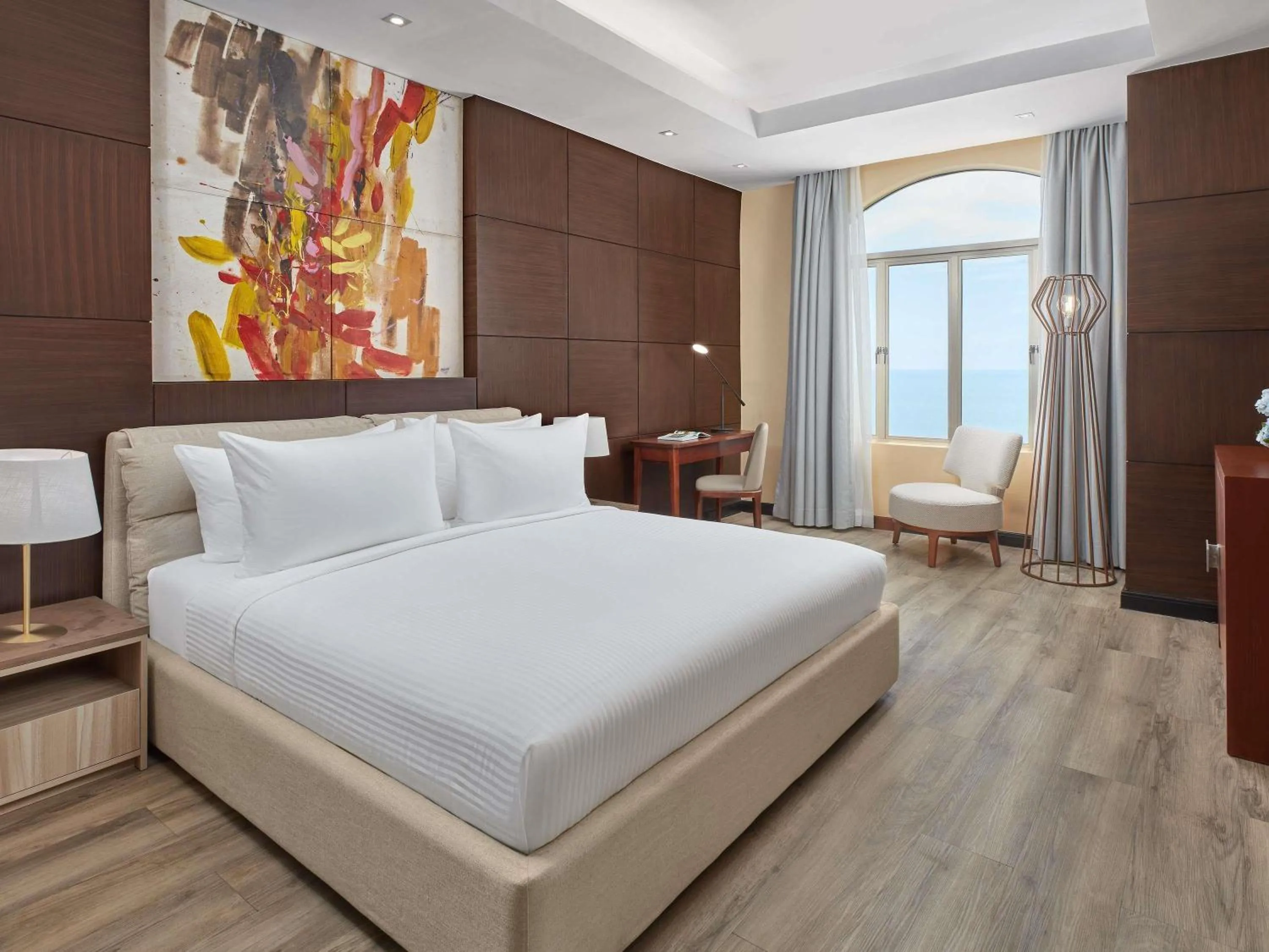 Bedroom, Bed in Mövenpick Hotel Mactan Island Cebu