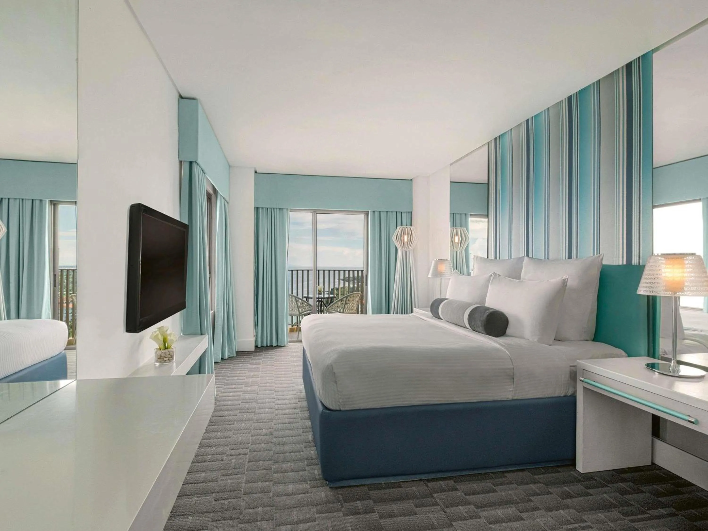 Bedroom, Bed in Mövenpick Hotel Mactan Island Cebu