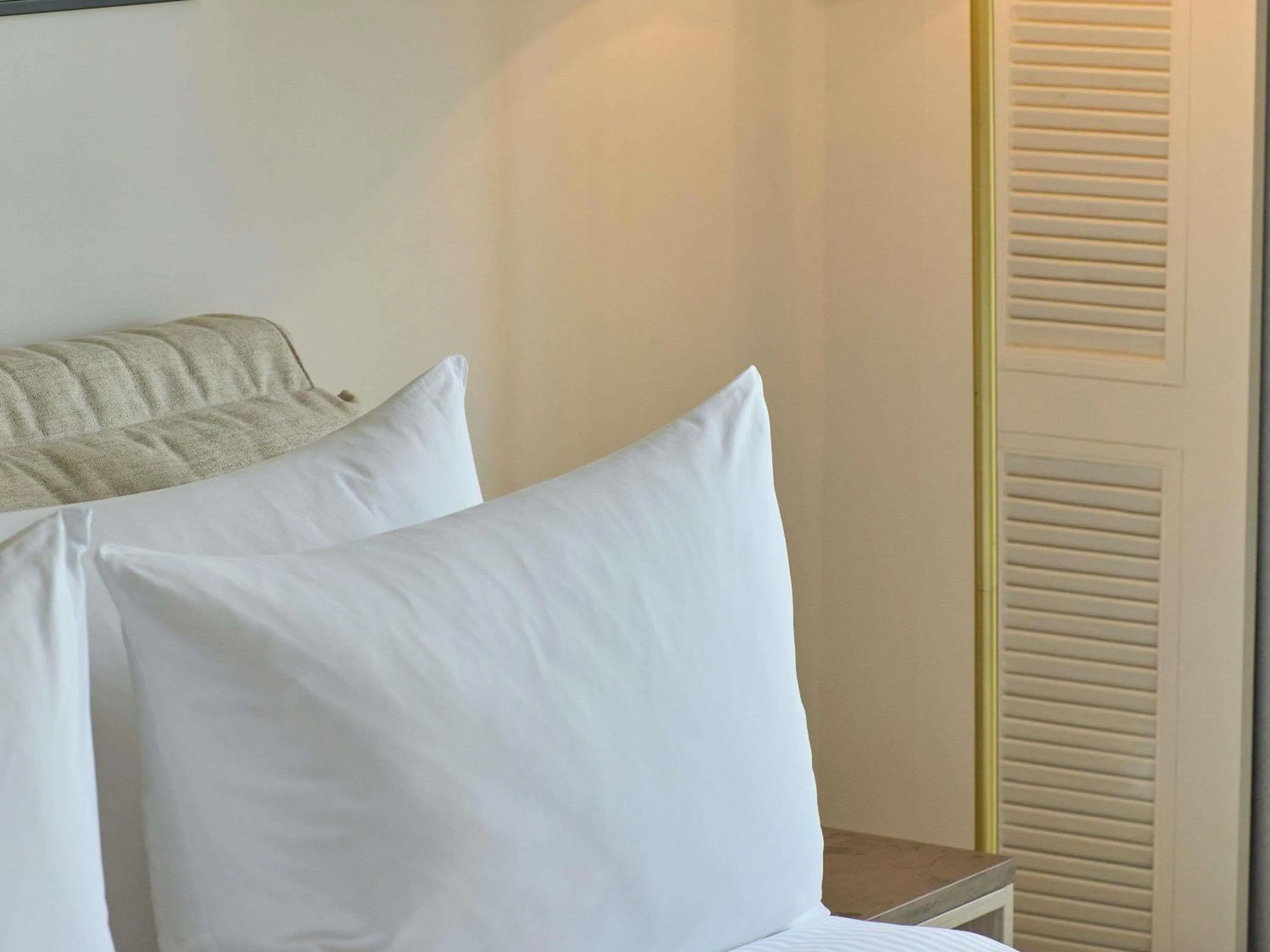 Bedroom, Bed in Mövenpick Hotel Mactan Island Cebu