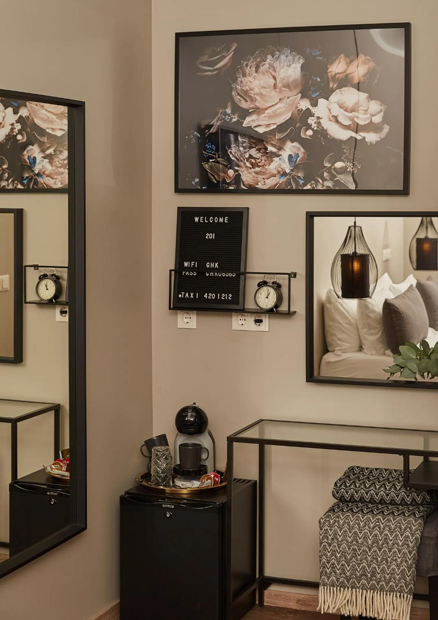 Coffee/tea facilities in Keflavik Micro Suites