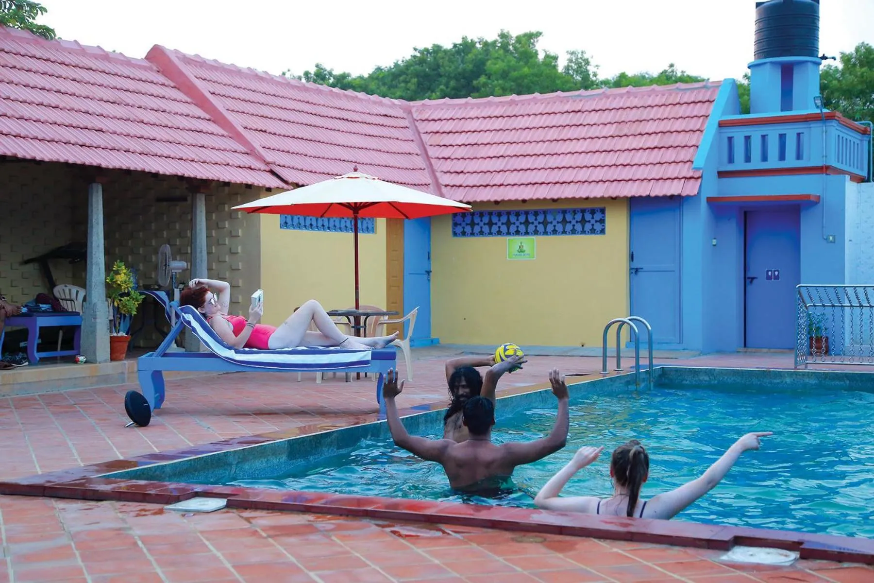 Swimming pool in Chettinadu Court- HERITAGE VIEW