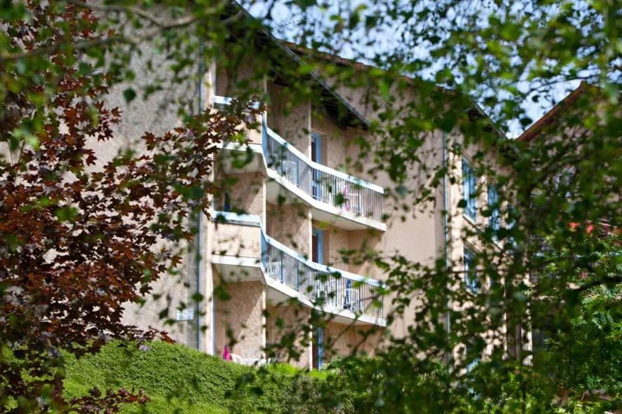 Property building in Hôtel du Lac