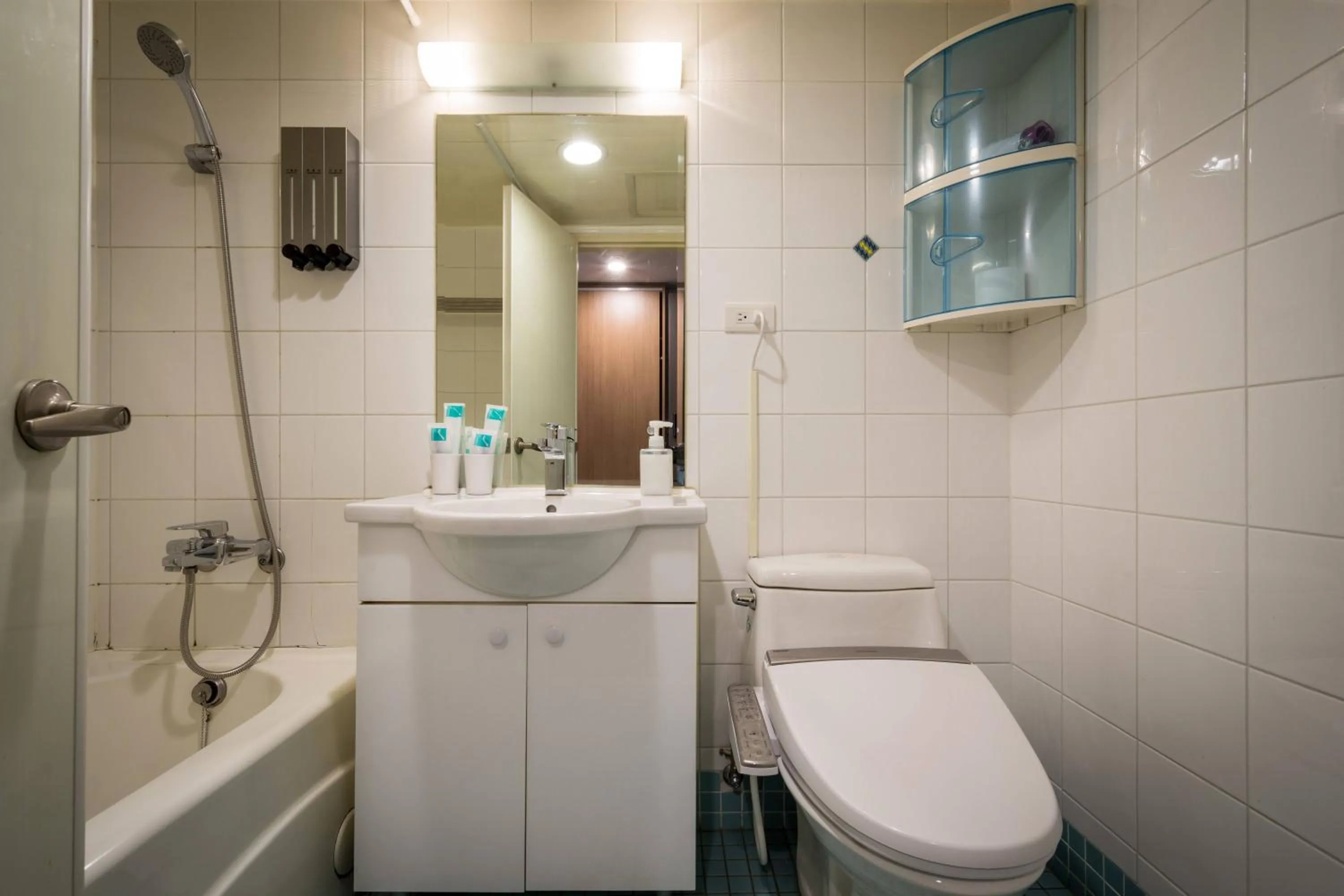 Shower in Sky19 Hotel