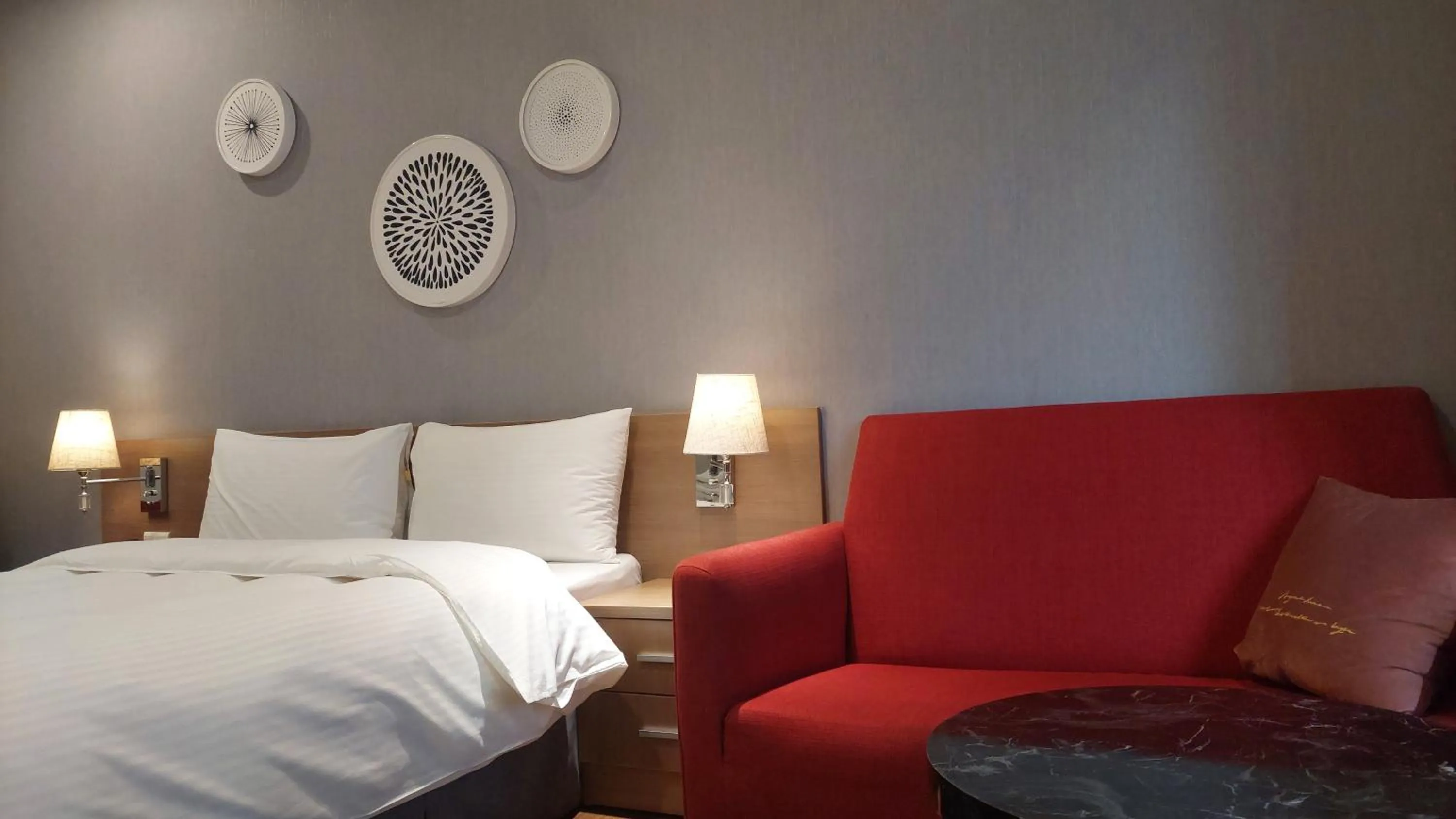 room service, Bed in Sky19 Hotel