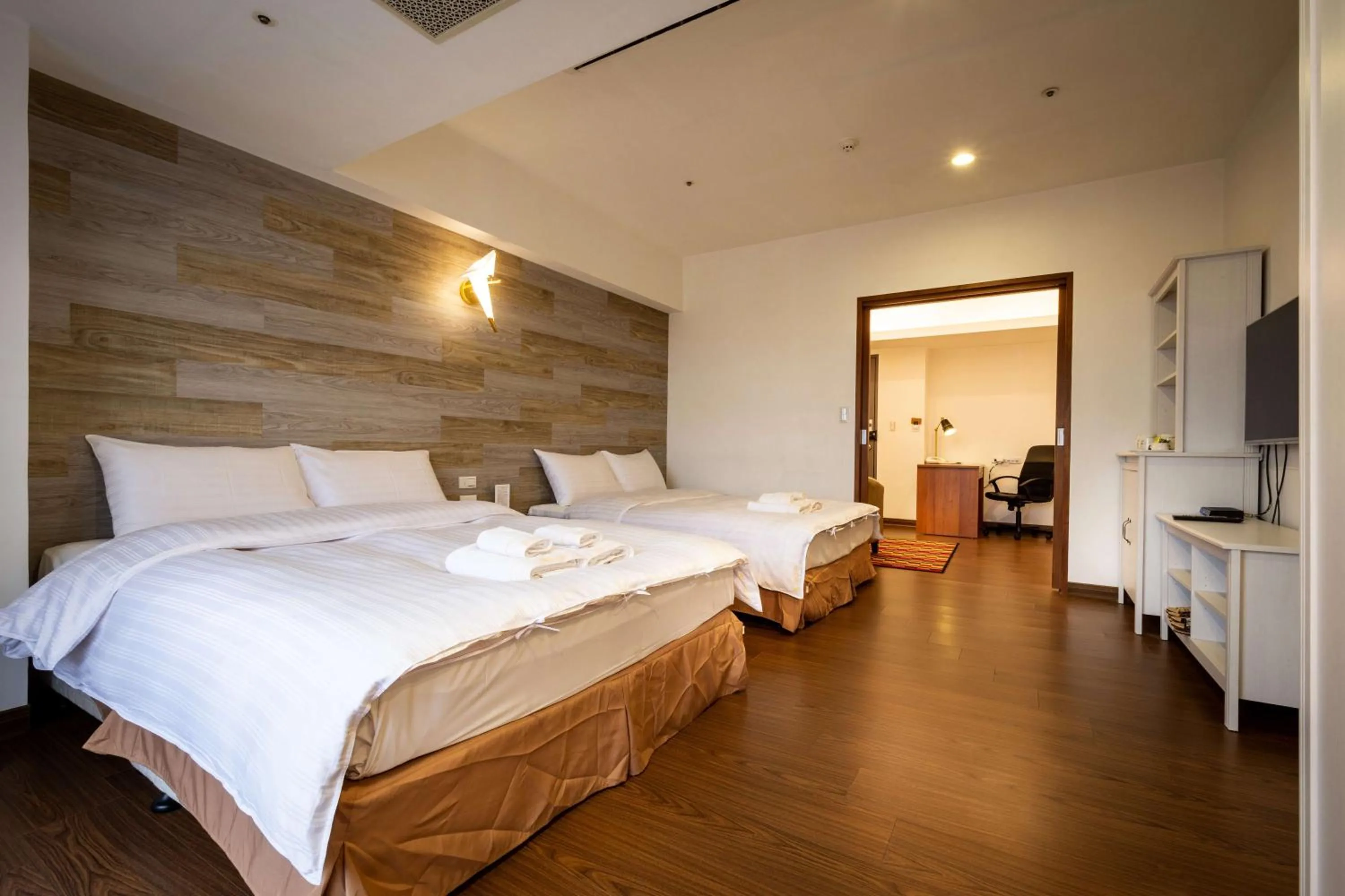 Photo of the whole room, Bed in Sky19 Hotel