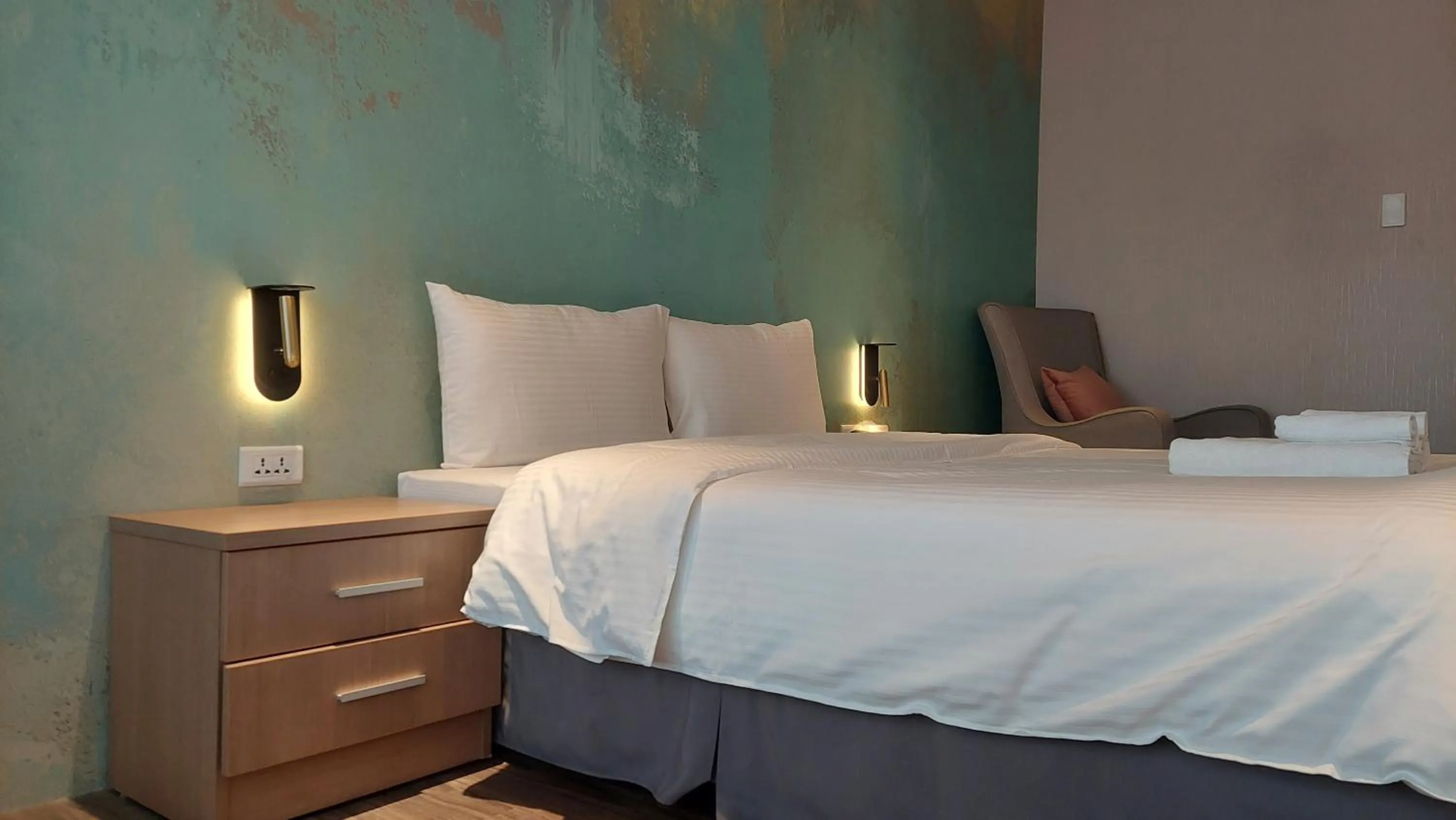 room service, Bed in Sky19 Hotel