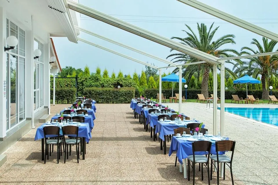 Restaurant/places to eat in Xenios Port Marina Hotel