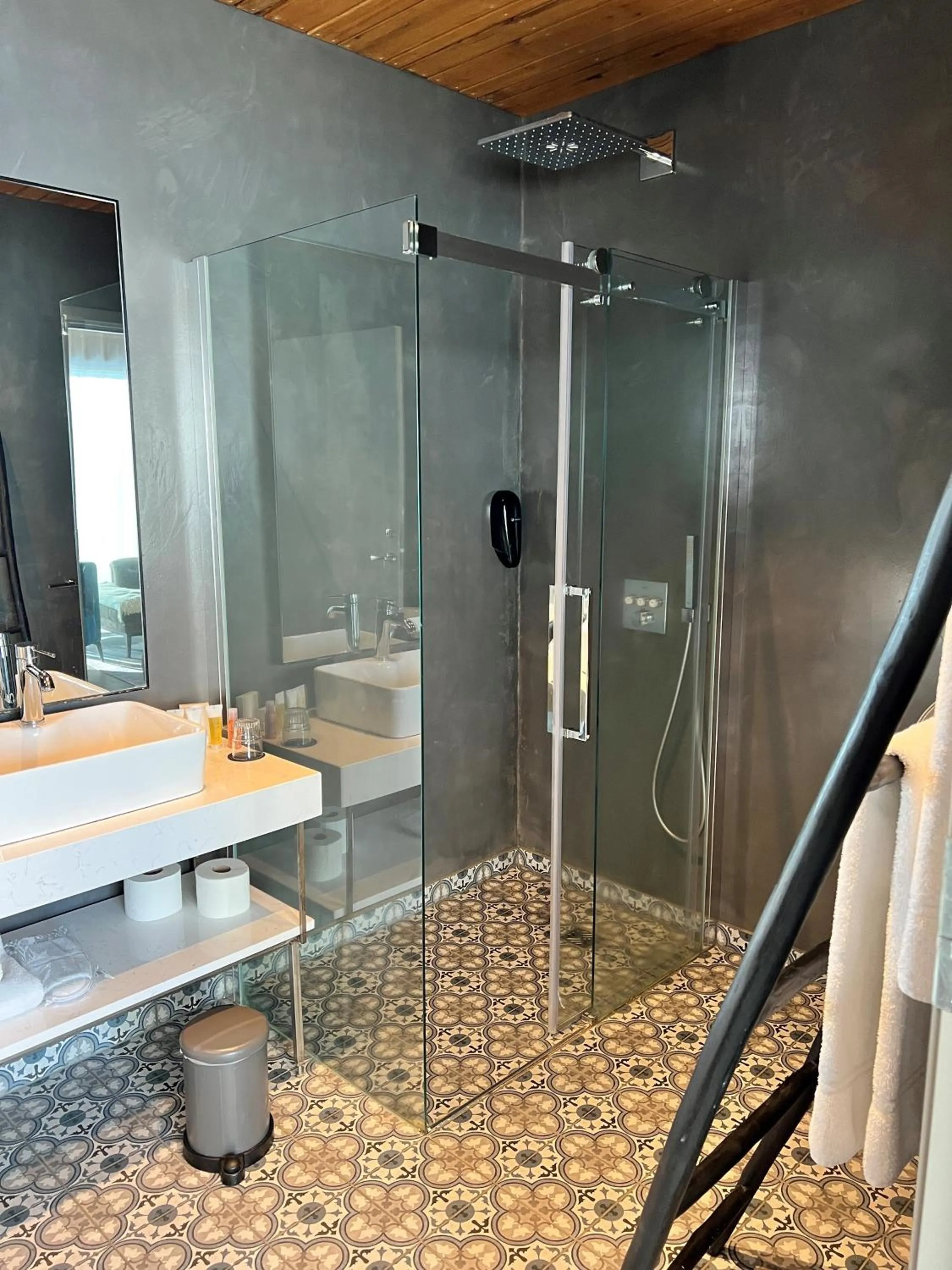 Shower in Hótel Kría