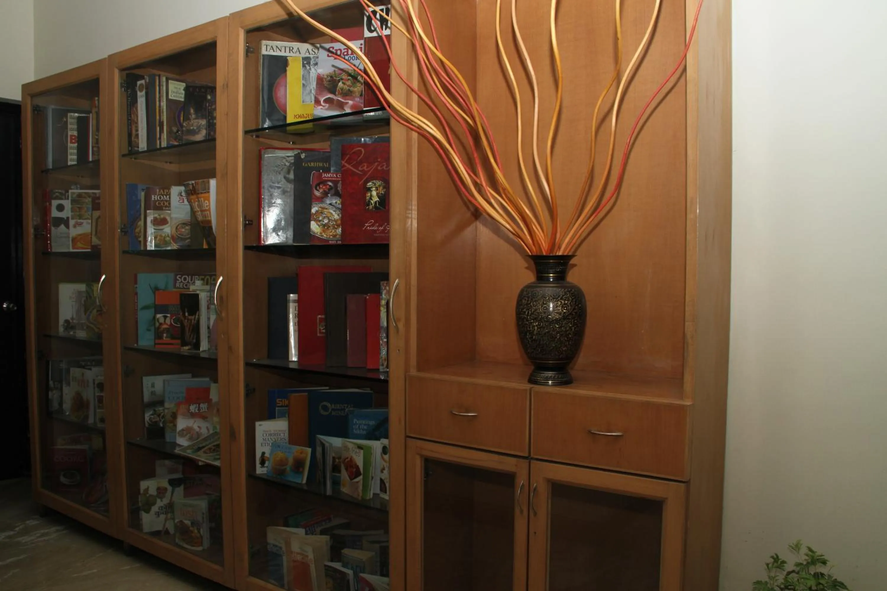 Library in The Wall Street Beacon, Jaipur