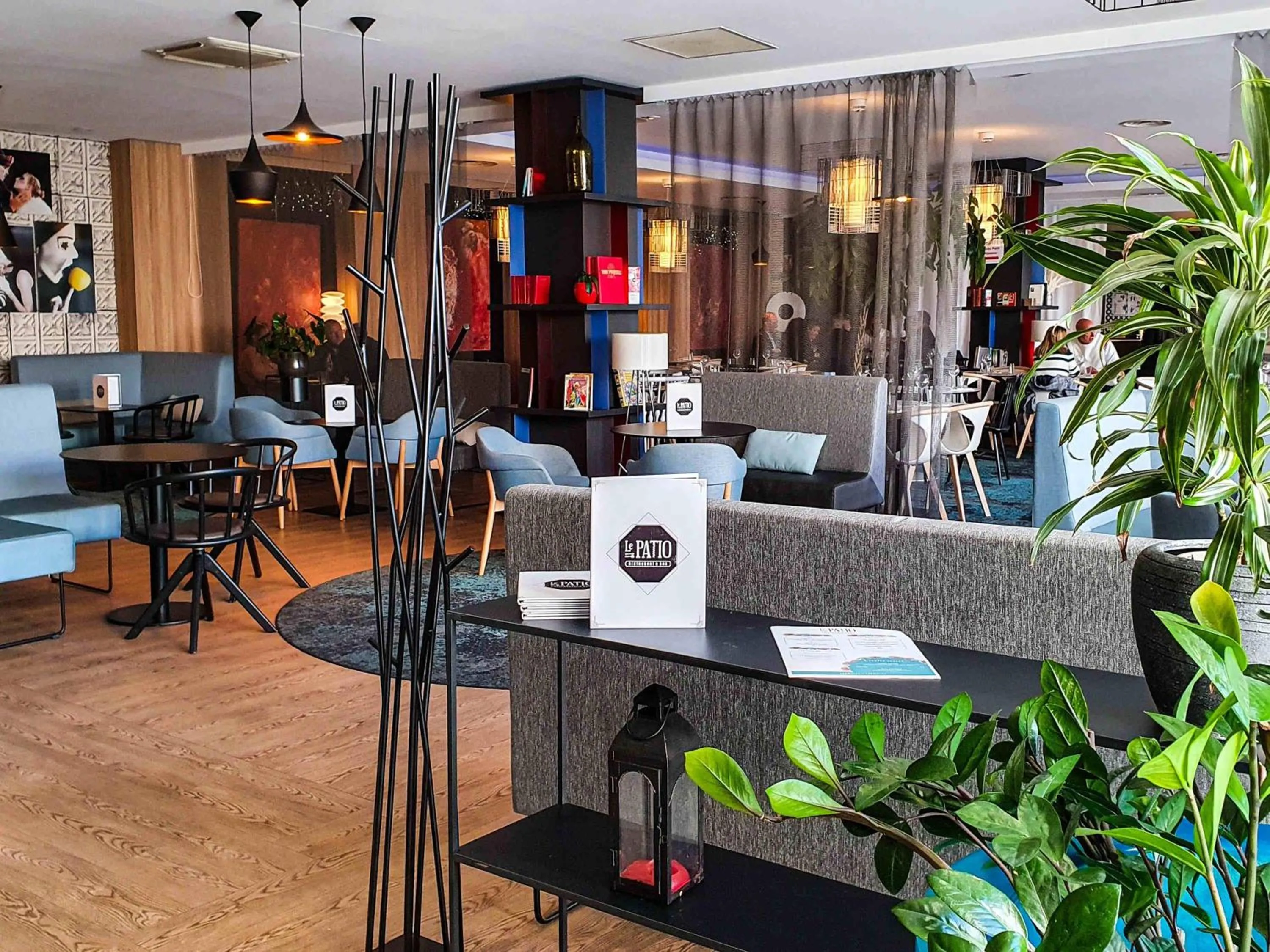 Restaurant/places to eat in Novotel Avignon Centre