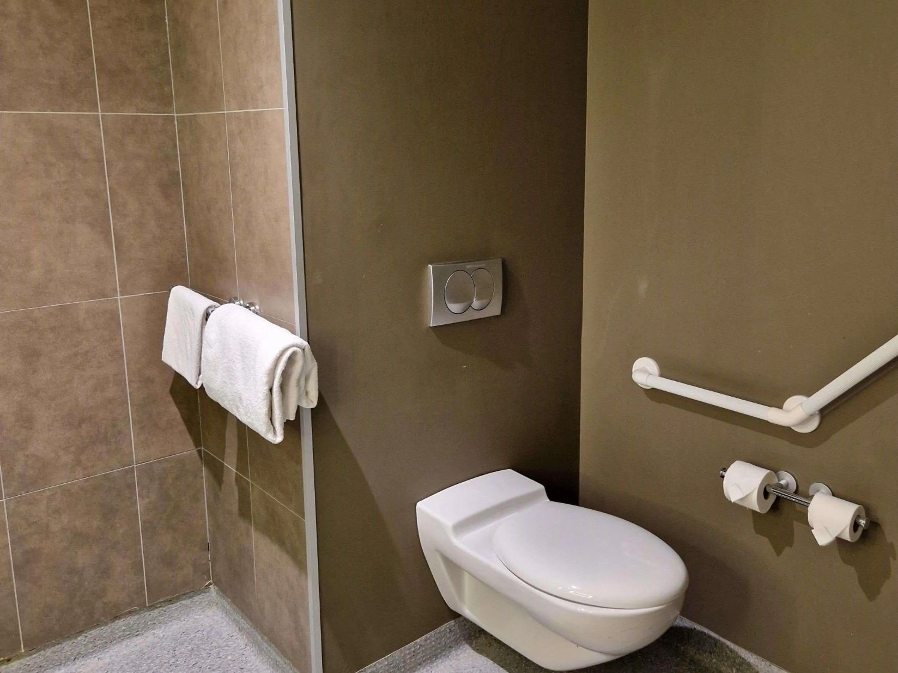 Bedroom in Novotel Avignon Centre