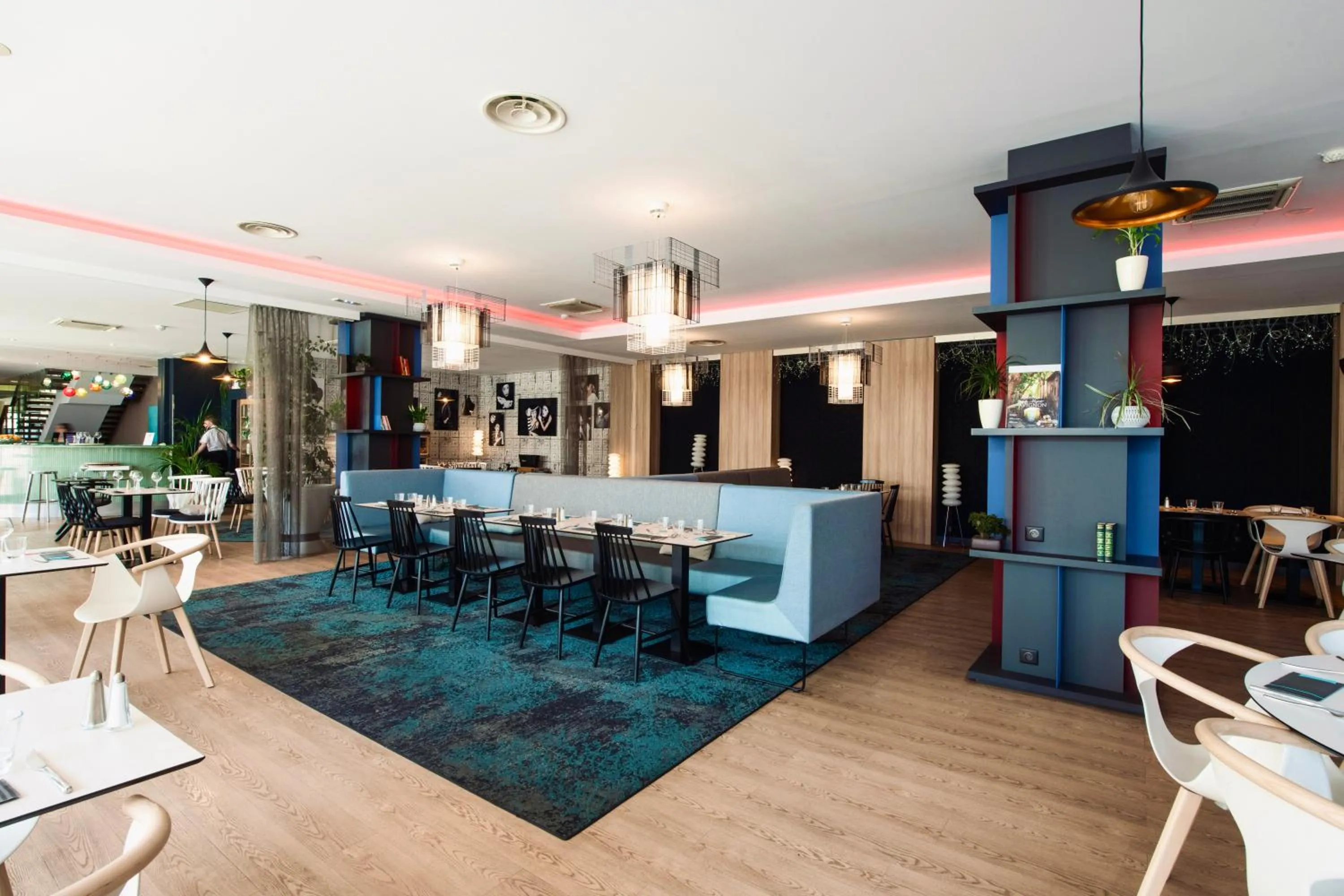 Restaurant/places to eat in Novotel Avignon Centre