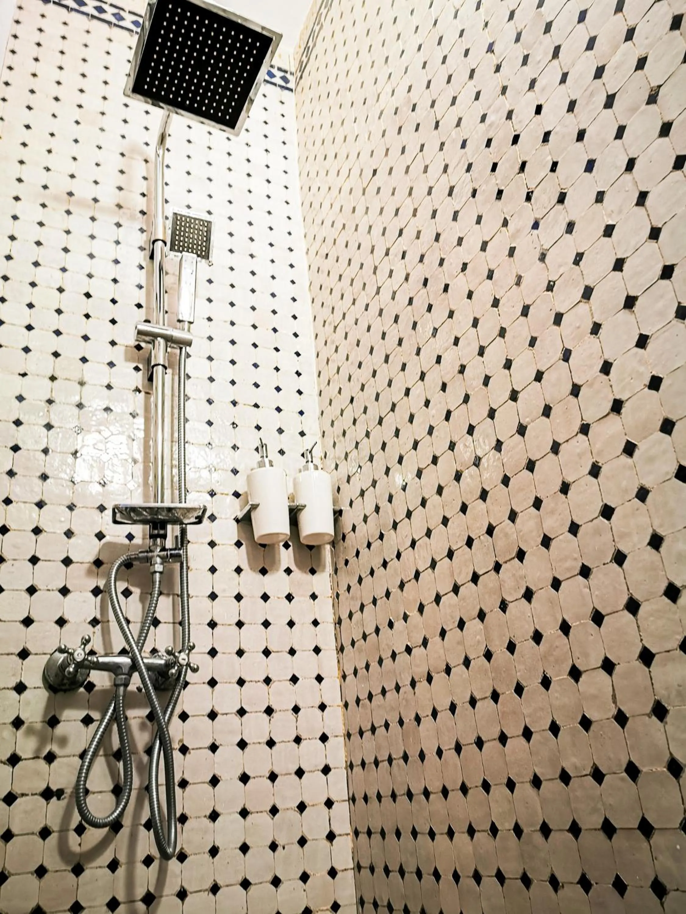 Shower in Riad Farah