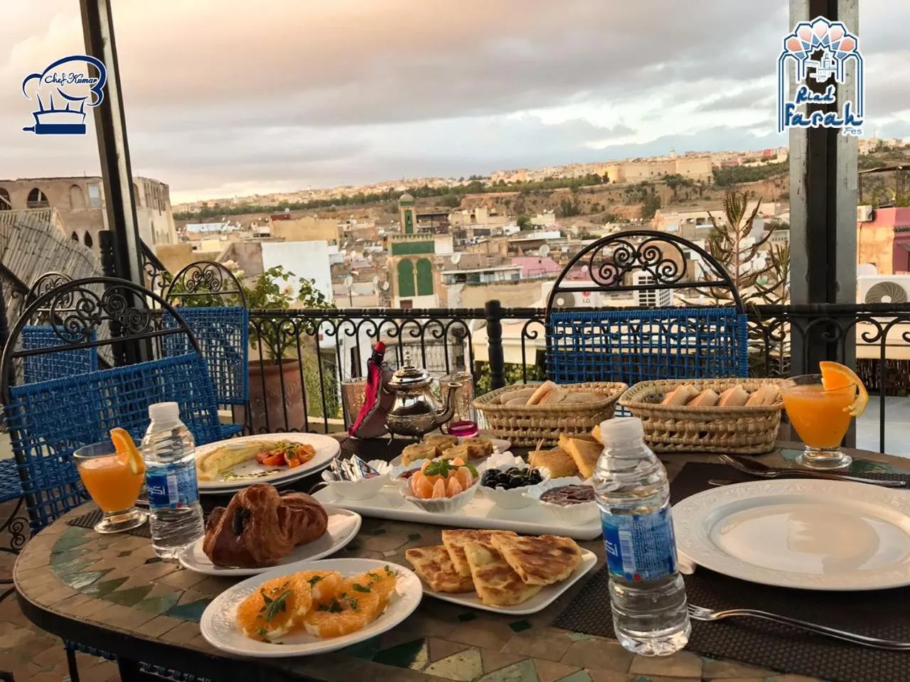 Restaurant/places to eat in Riad Farah