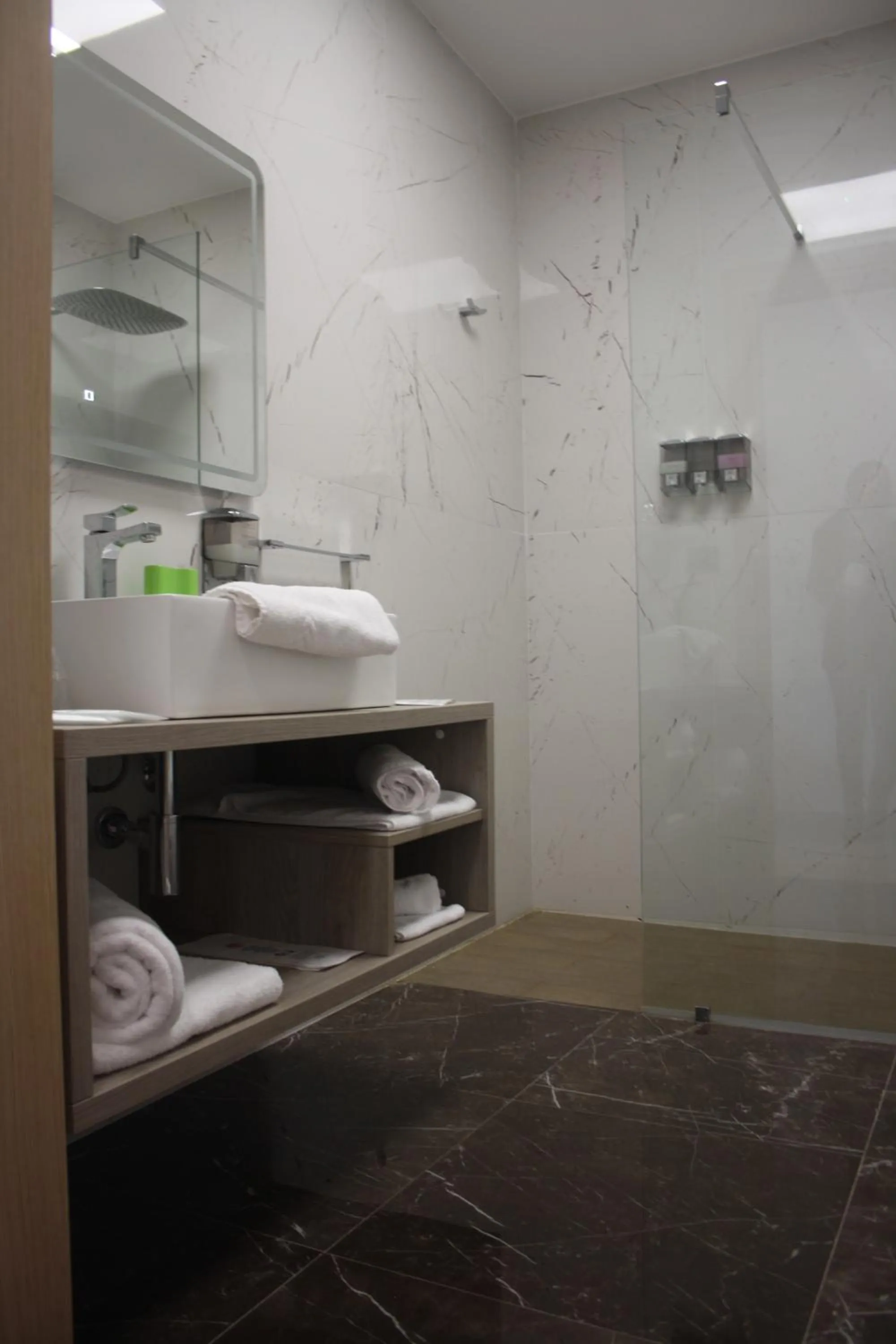 Bathroom in Morello Beach Hotel