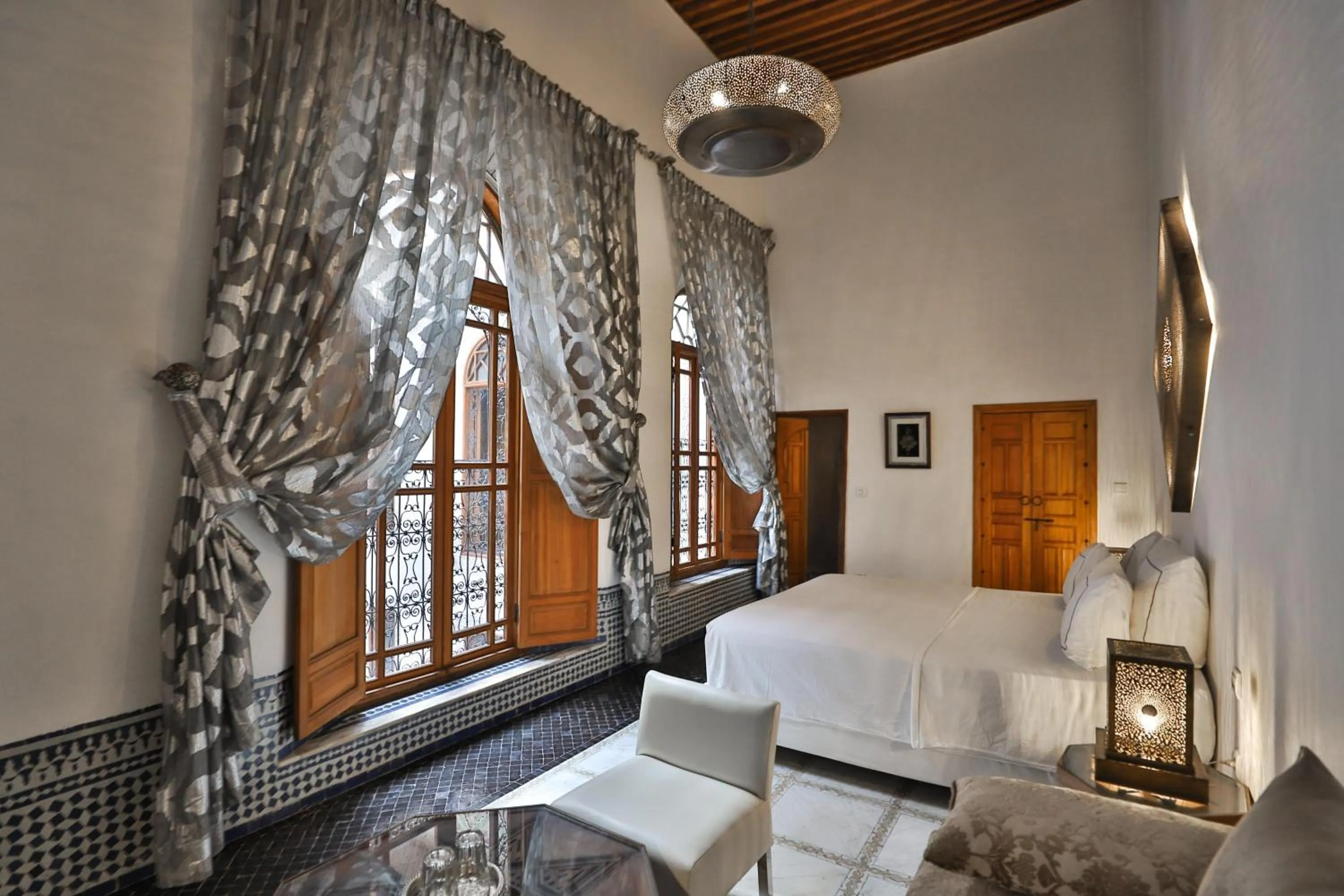 Photo of the whole room, Bed in Riad Layla