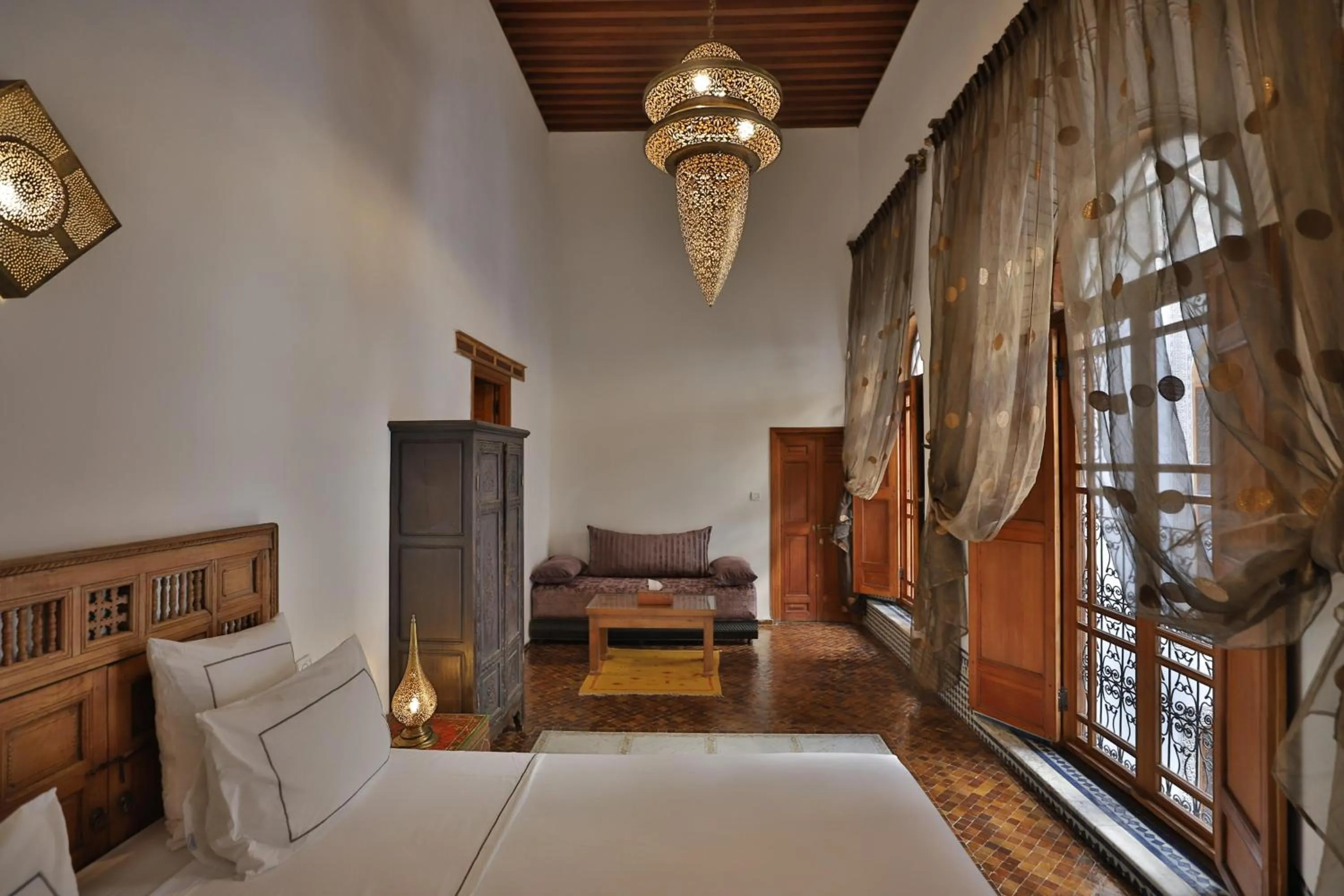 Photo of the whole room, Bed in Riad Layla