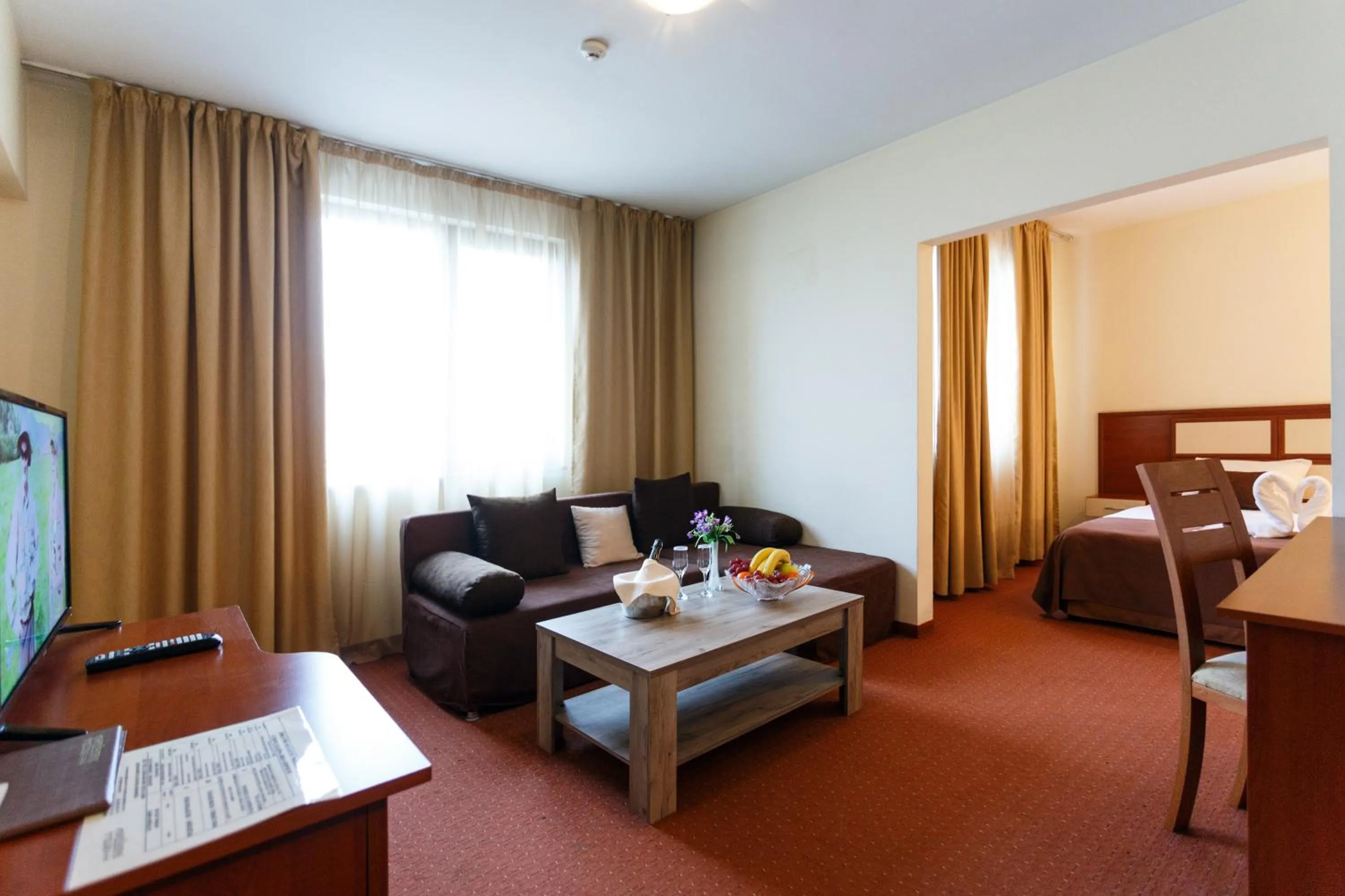 Living room, Bed in Nadejda Hotel