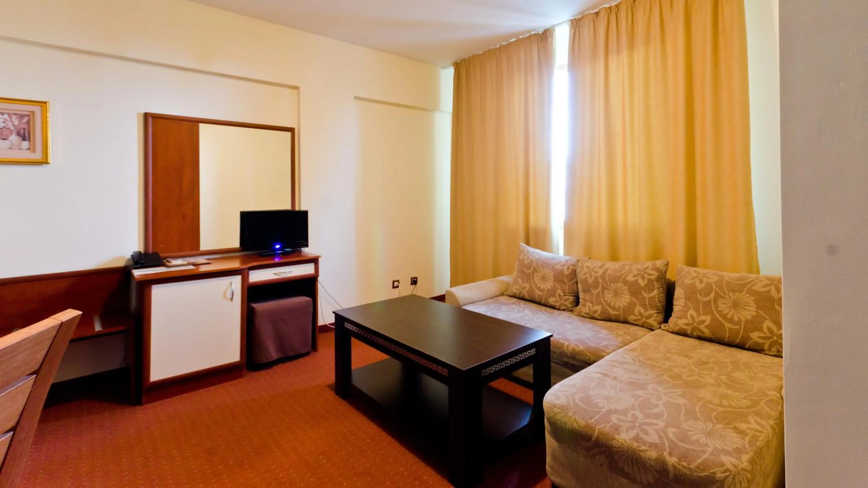 Living room in Nadejda Hotel