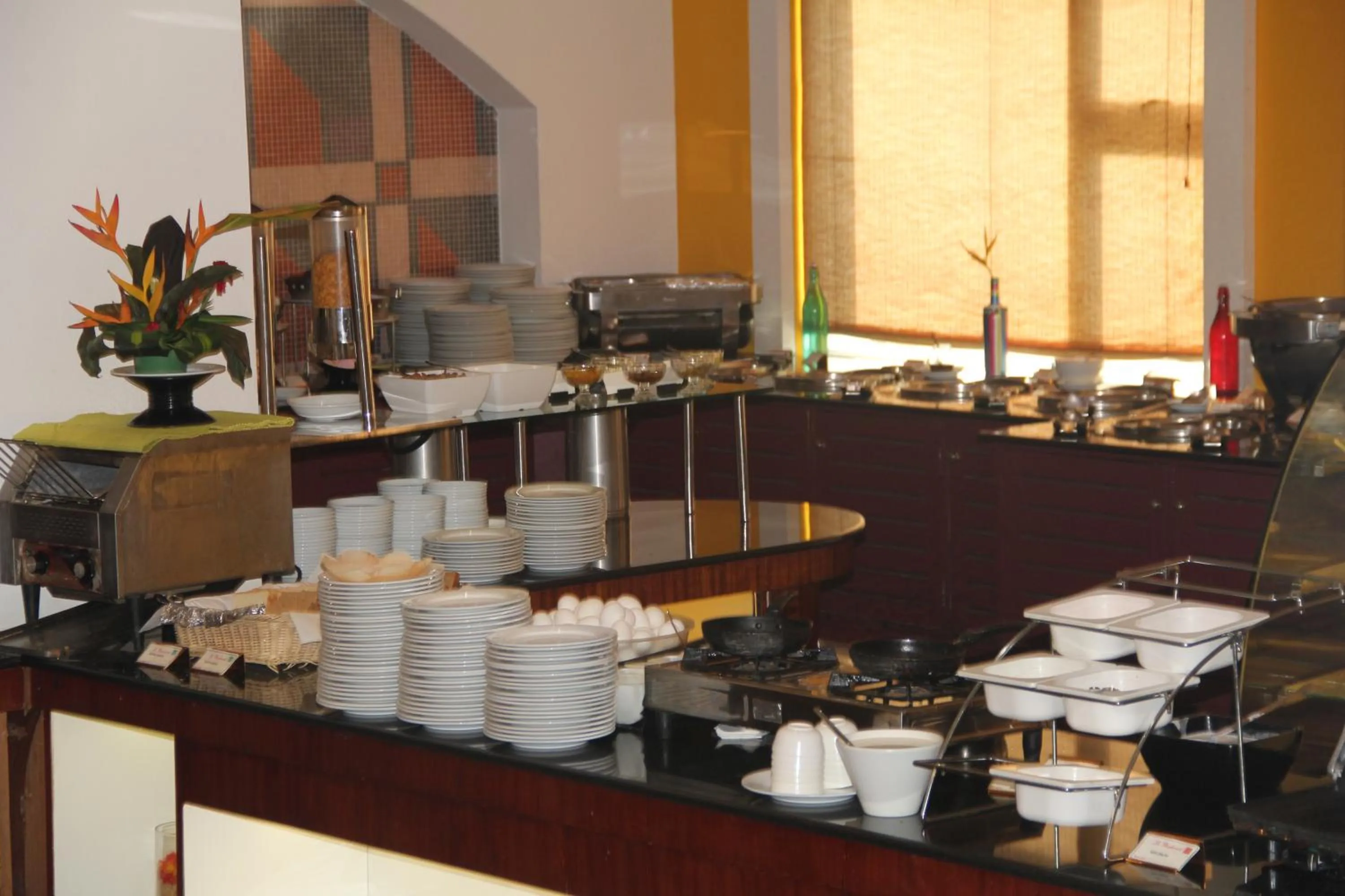 Continental breakfast in Hotel Atithi