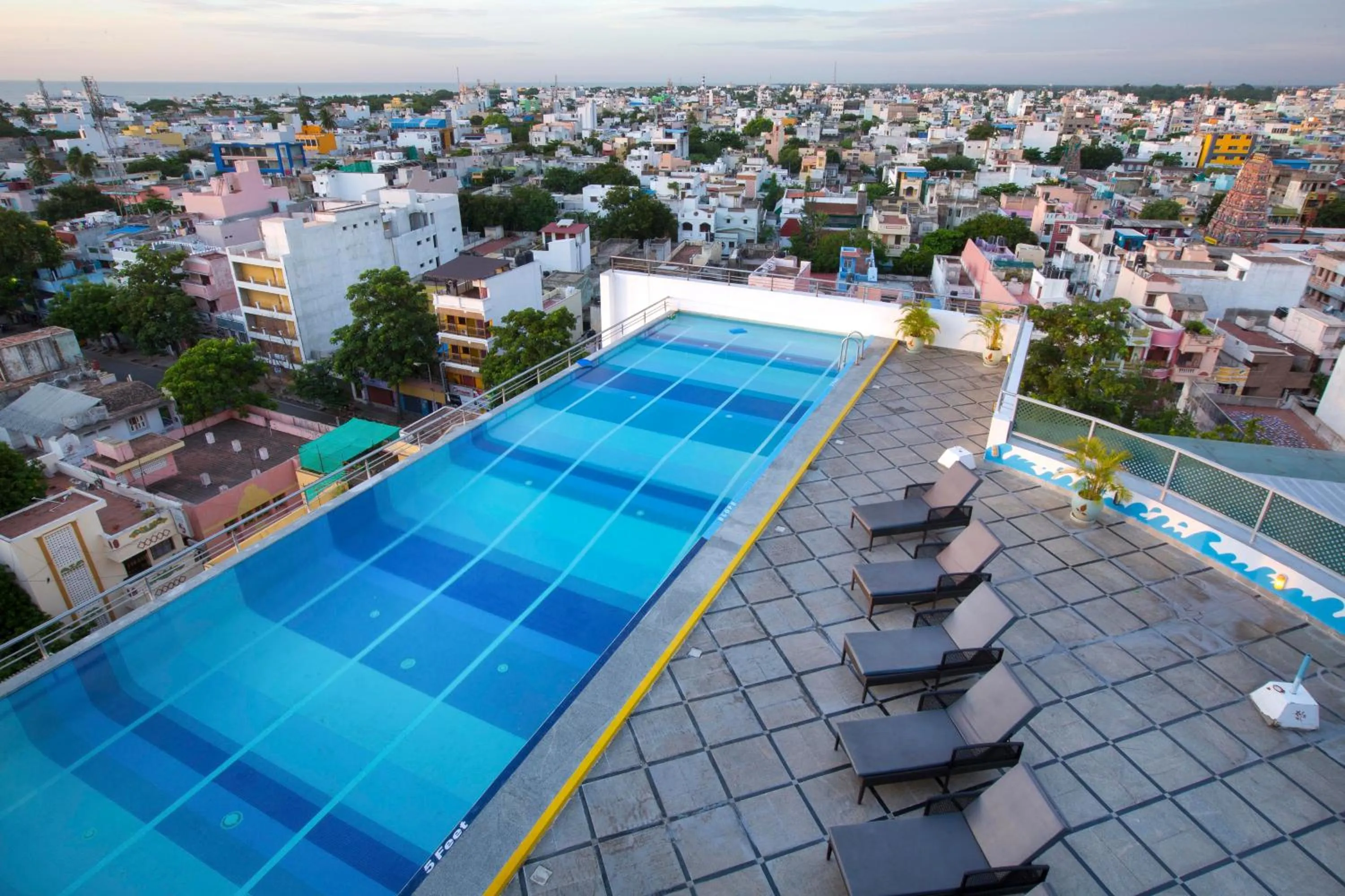 Swimming pool in Hotel Atithi