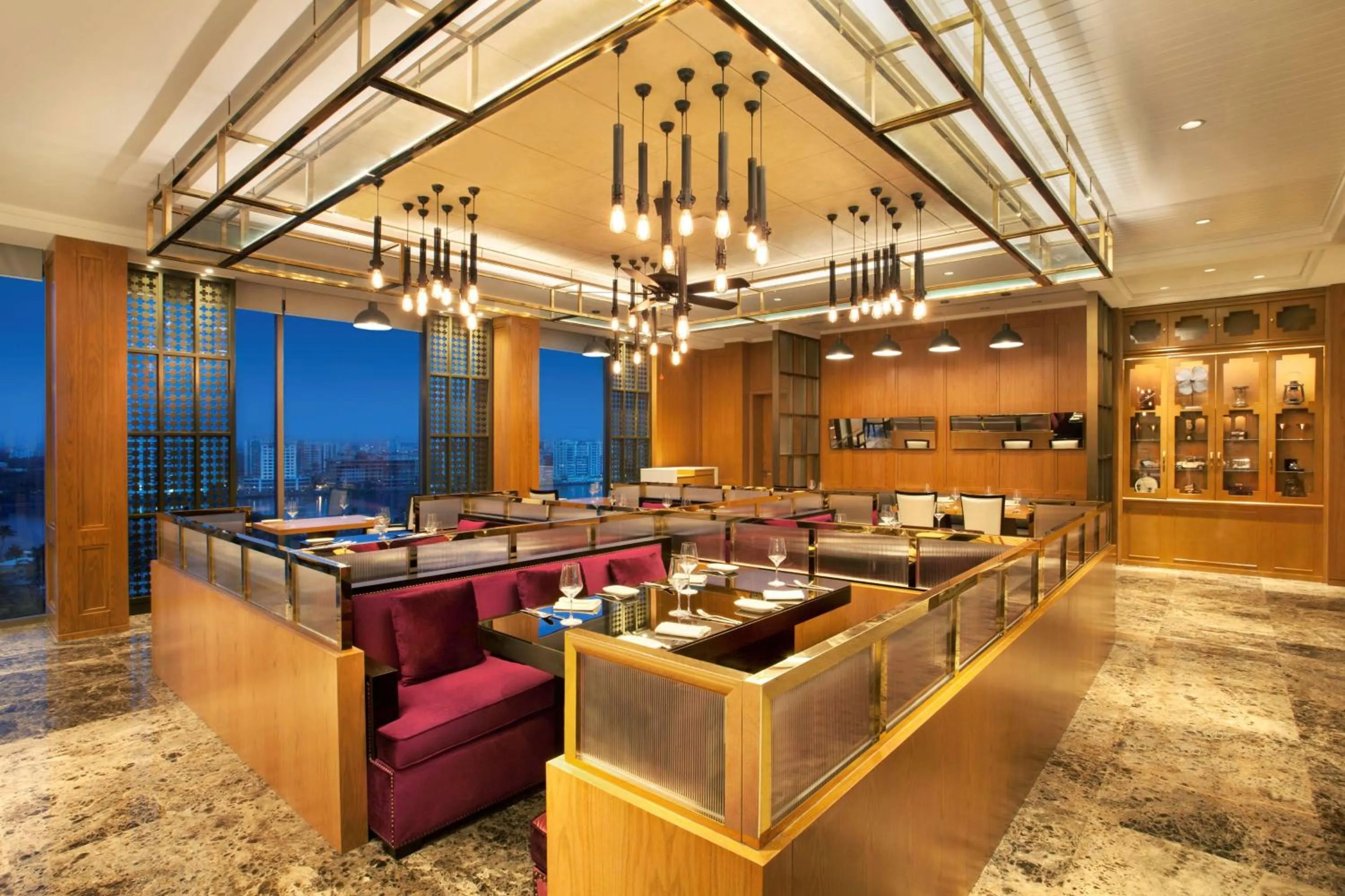 Restaurant/places to eat in Grand Hyatt Kochi Bolgatty