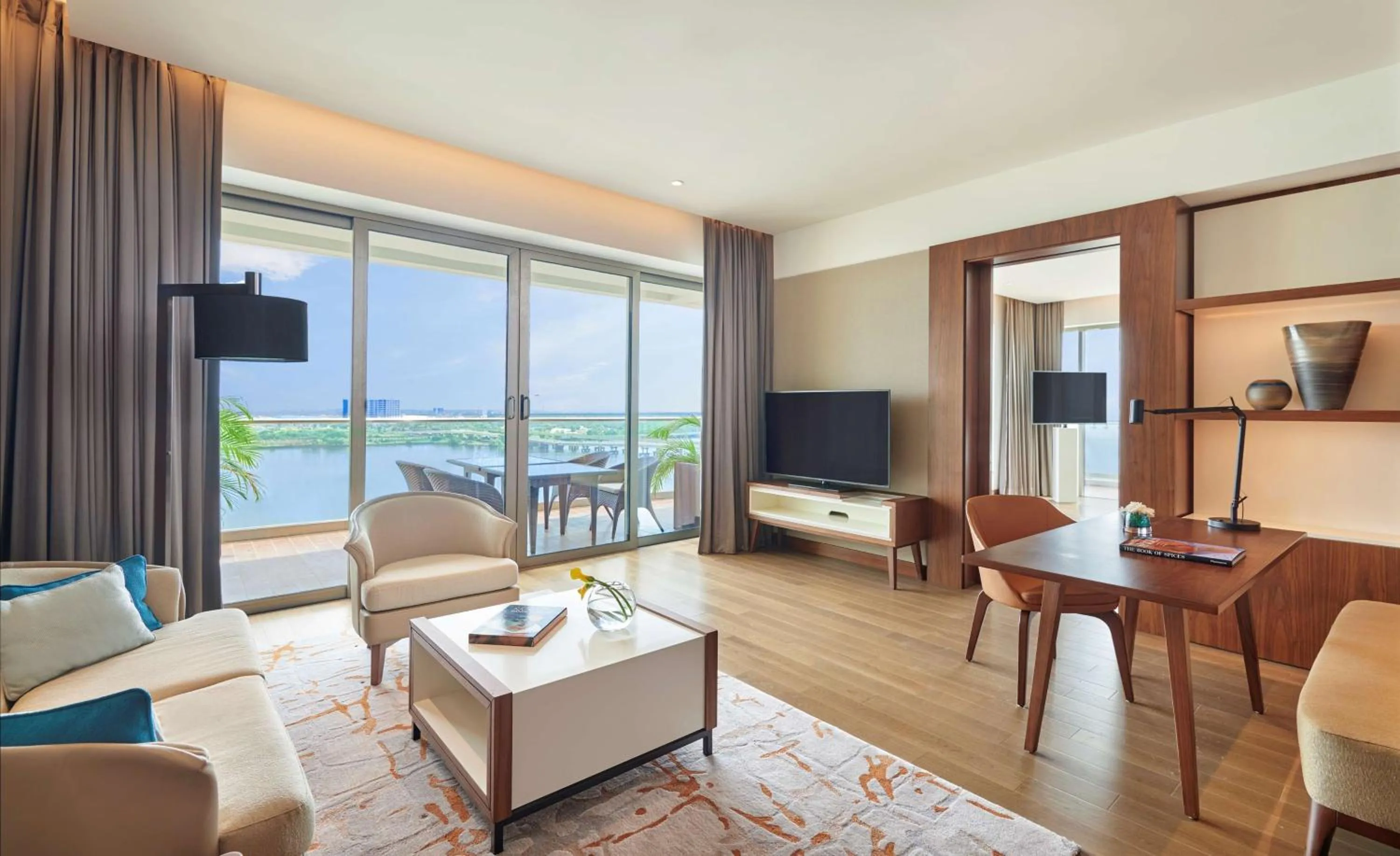 Living room in Grand Hyatt Kochi Bolgatty