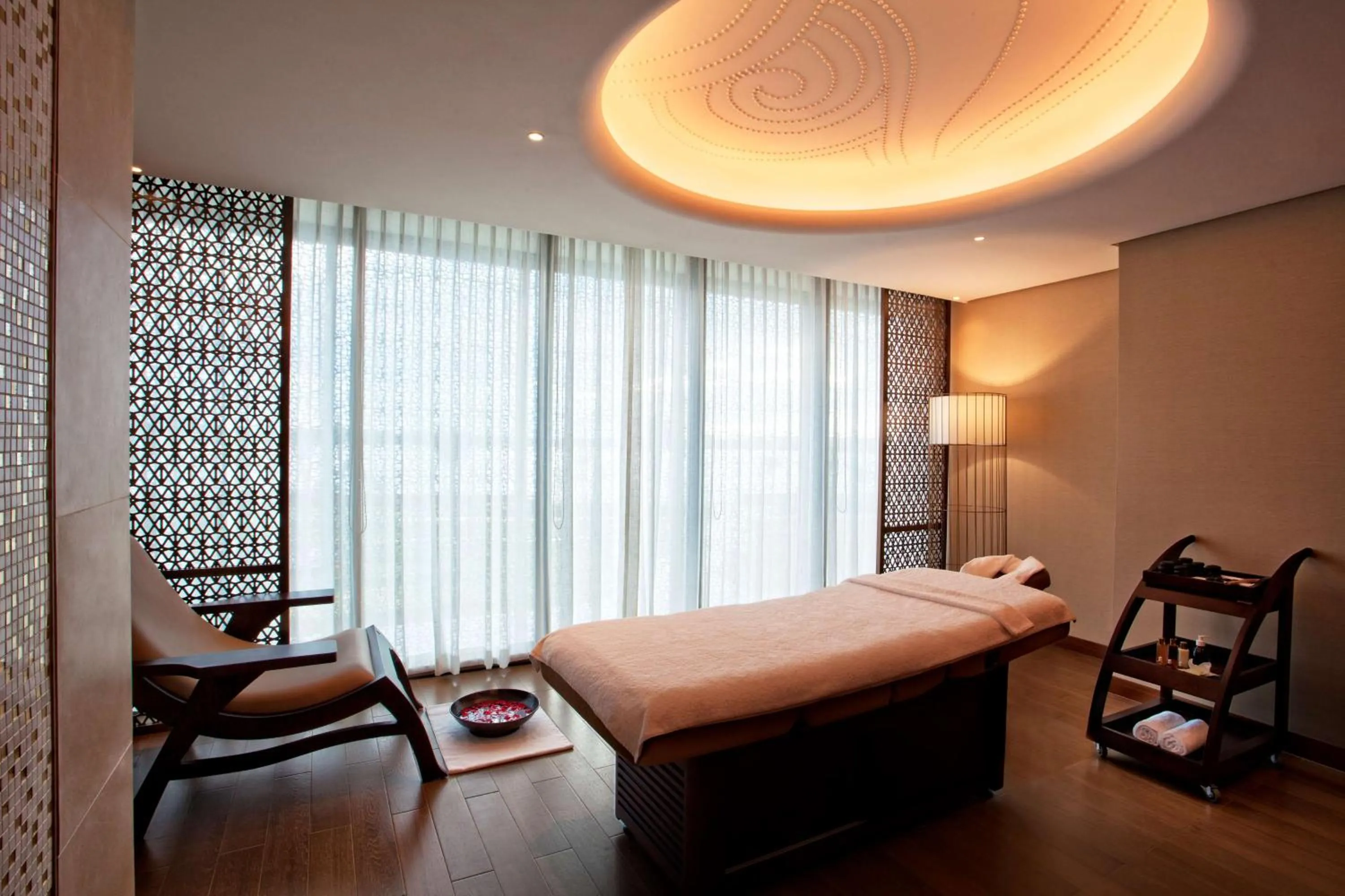 Spa and wellness centre/facilities, Bed in Grand Hyatt Kochi Bolgatty