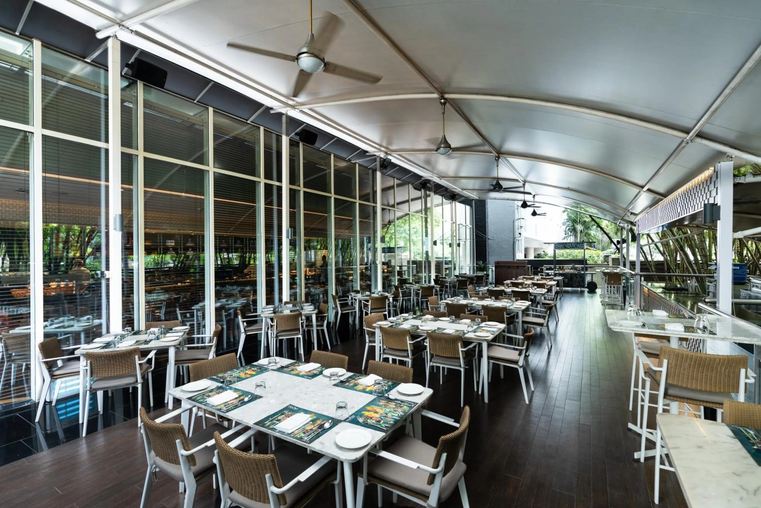 Restaurant/places to eat in Marriott Suites Pune