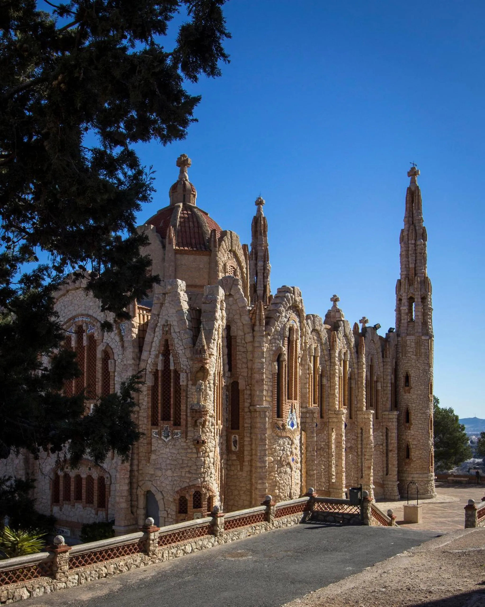 Nearby landmark in Casa de la Piña
