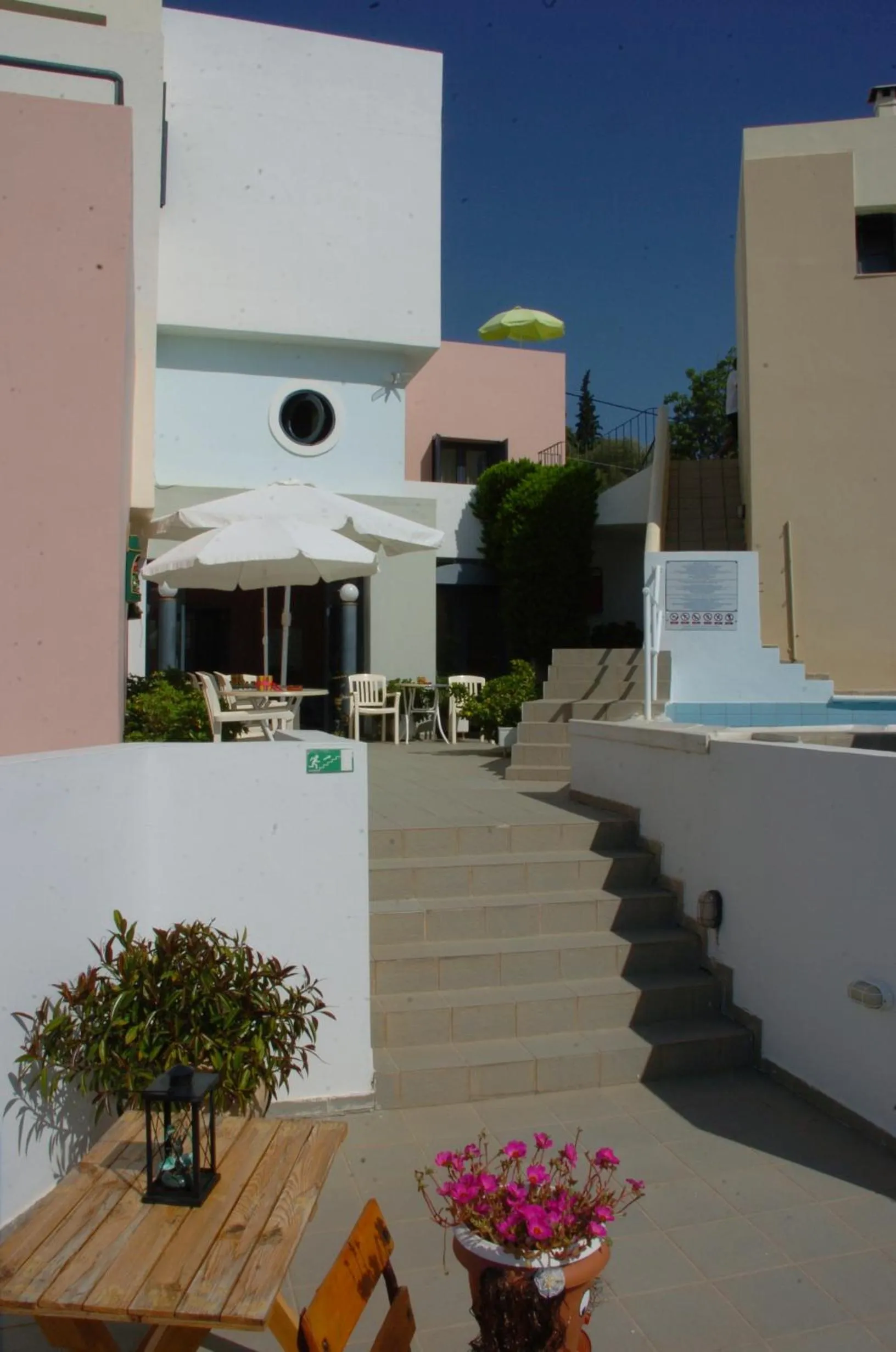 Decorative detail in Blue Sky Hotel Apartments