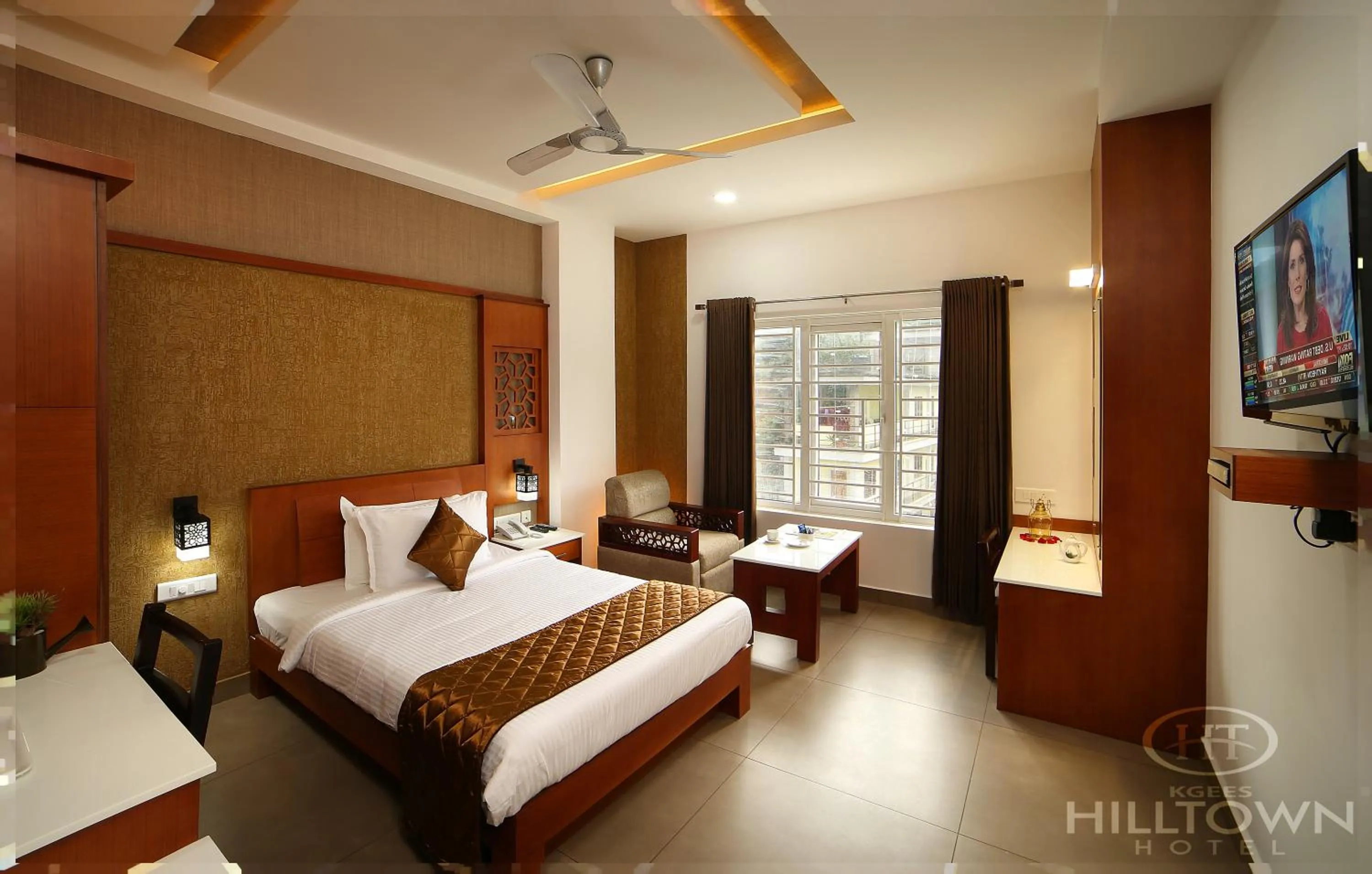 Bed in Kgees - Hill Town Hotel