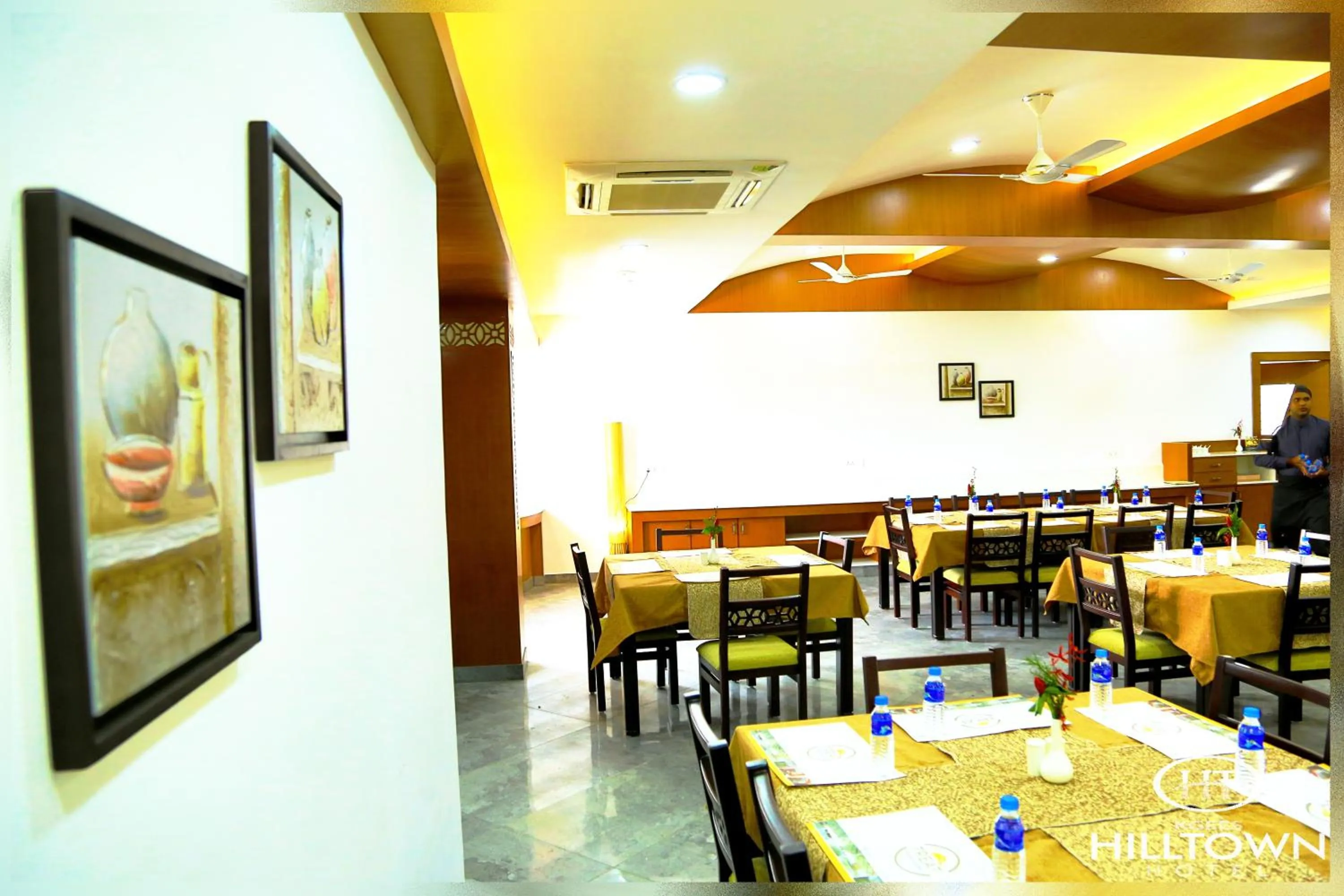 Restaurant/places to eat in Kgees - Hill Town Hotel