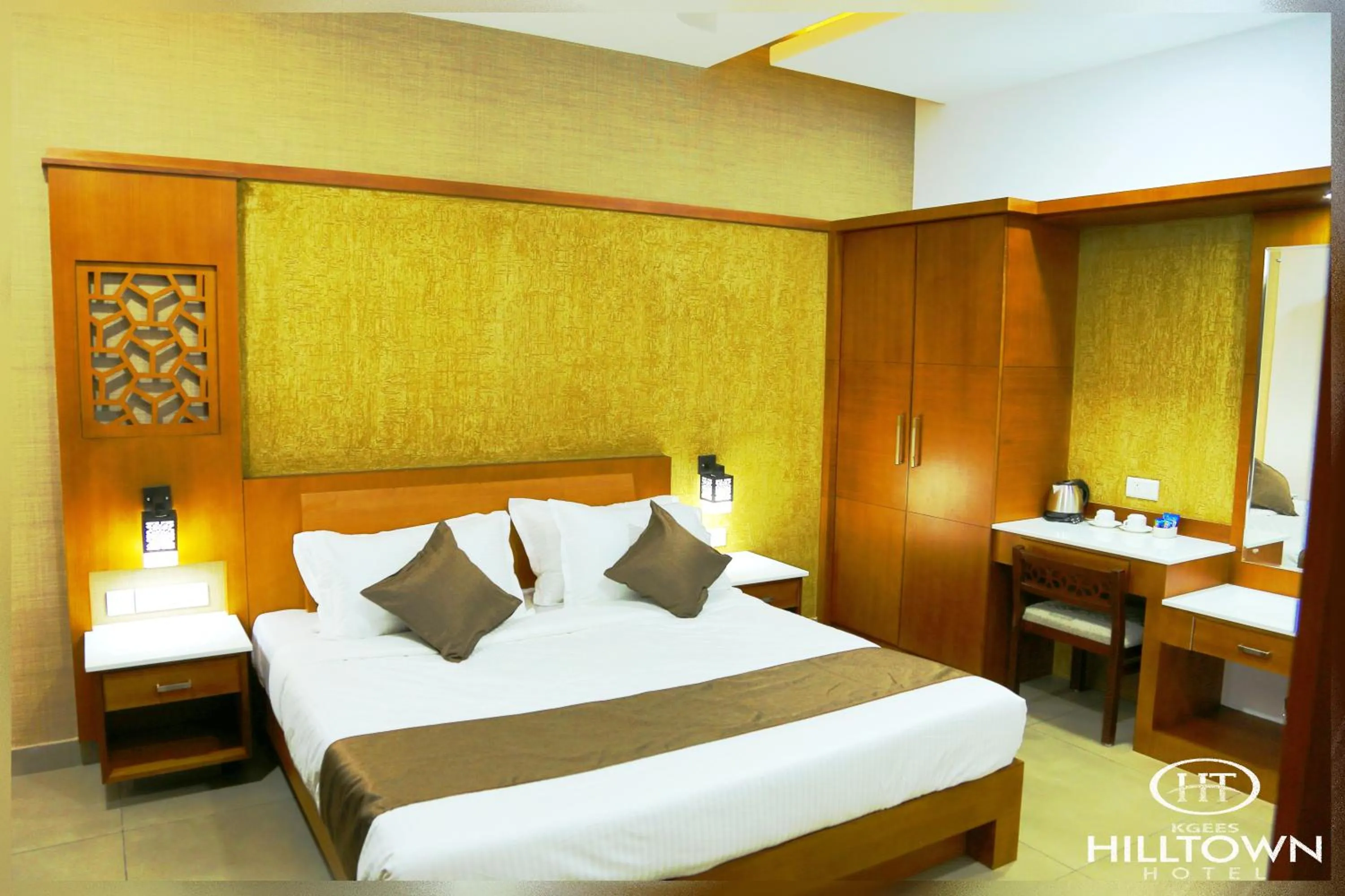 Bed in Kgees - Hill Town Hotel