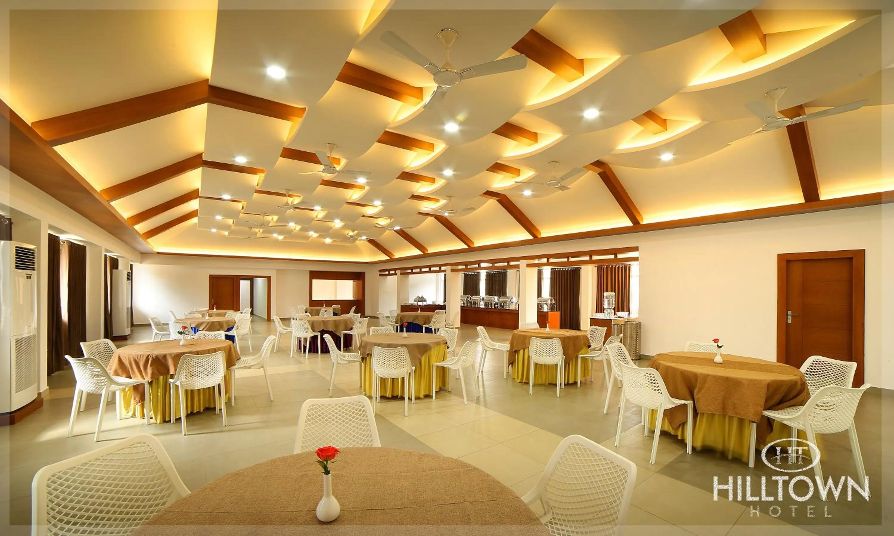 Restaurant/places to eat in Kgees - Hill Town Hotel