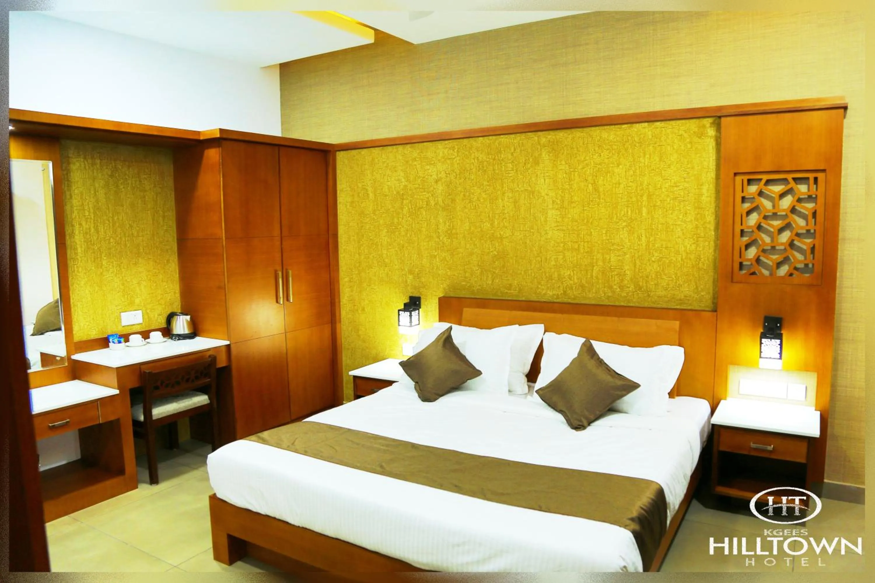 Bed in Kgees - Hill Town Hotel