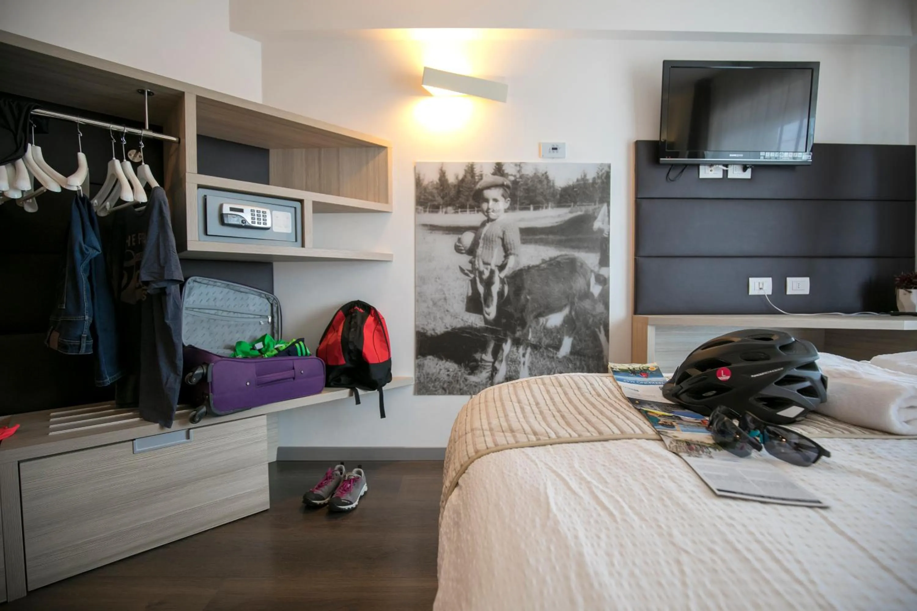 Photo of the whole room, Bed in Hotel Luna Bianca Folgaria