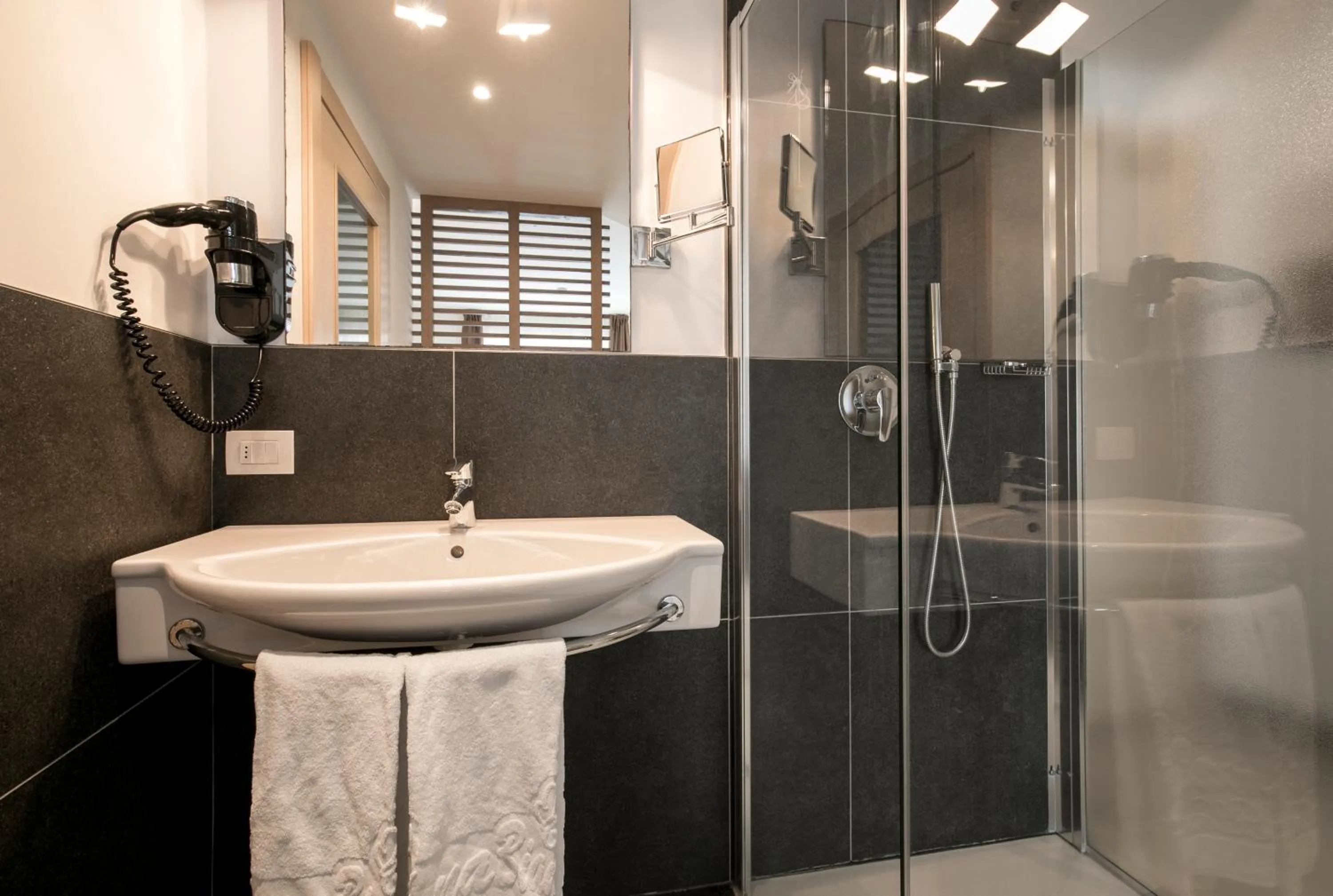 Bathroom in Hotel Luna Bianca Folgaria