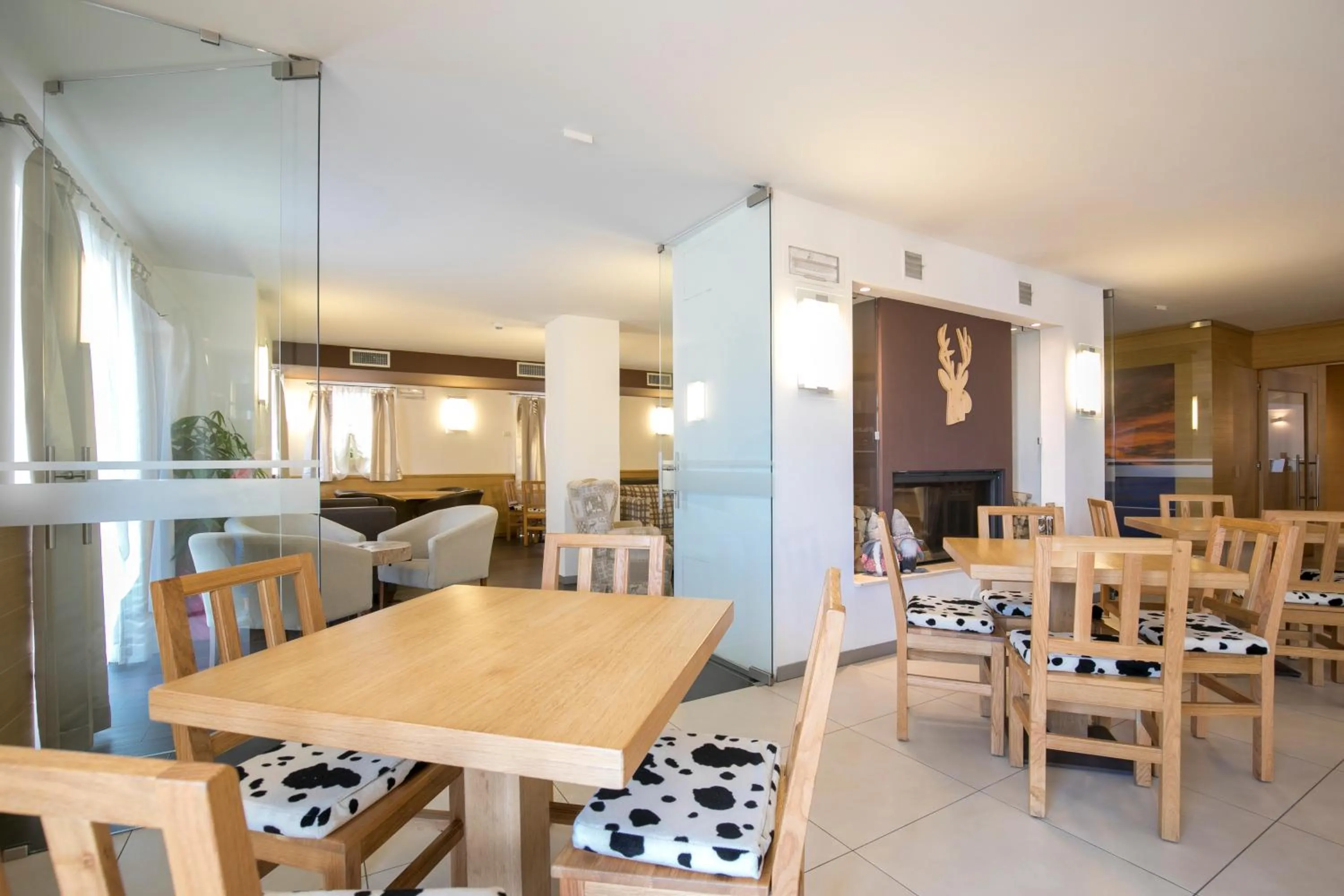 Lounge or bar in Hotel Luna Bianca Folgaria