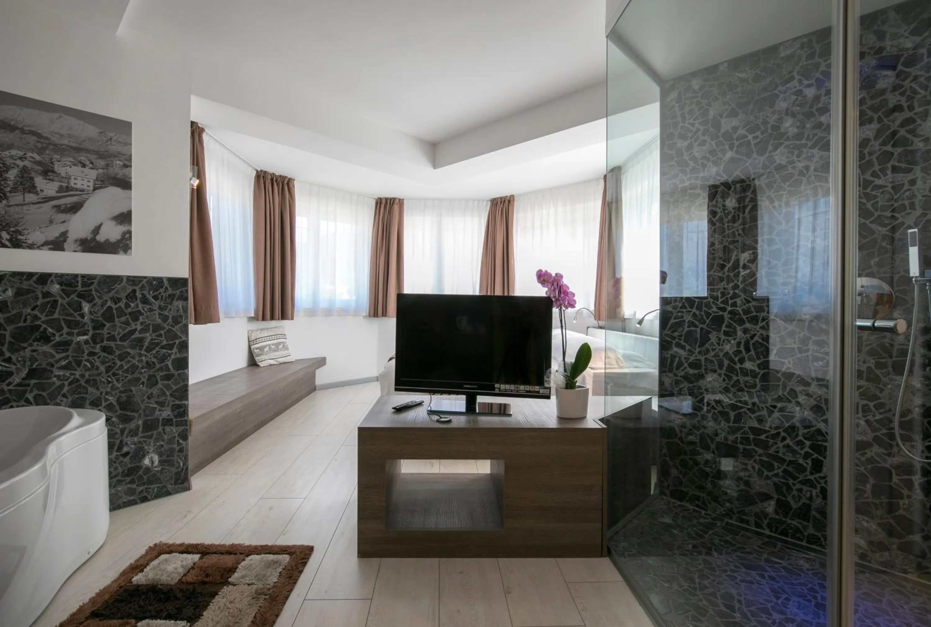 Photo of the whole room in Hotel Luna Bianca Folgaria