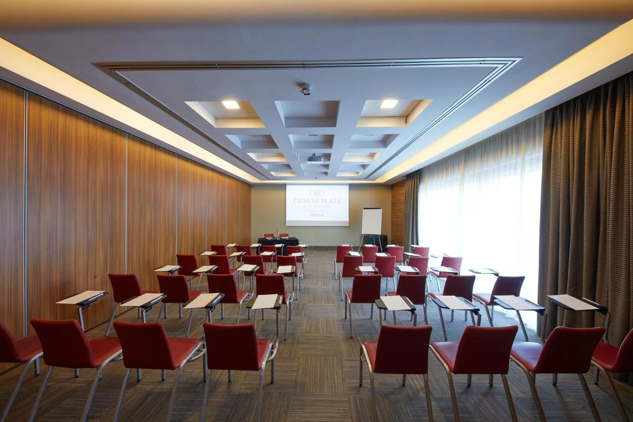 Meeting/conference room in Crowne Plaza Verona Fiera by IHG