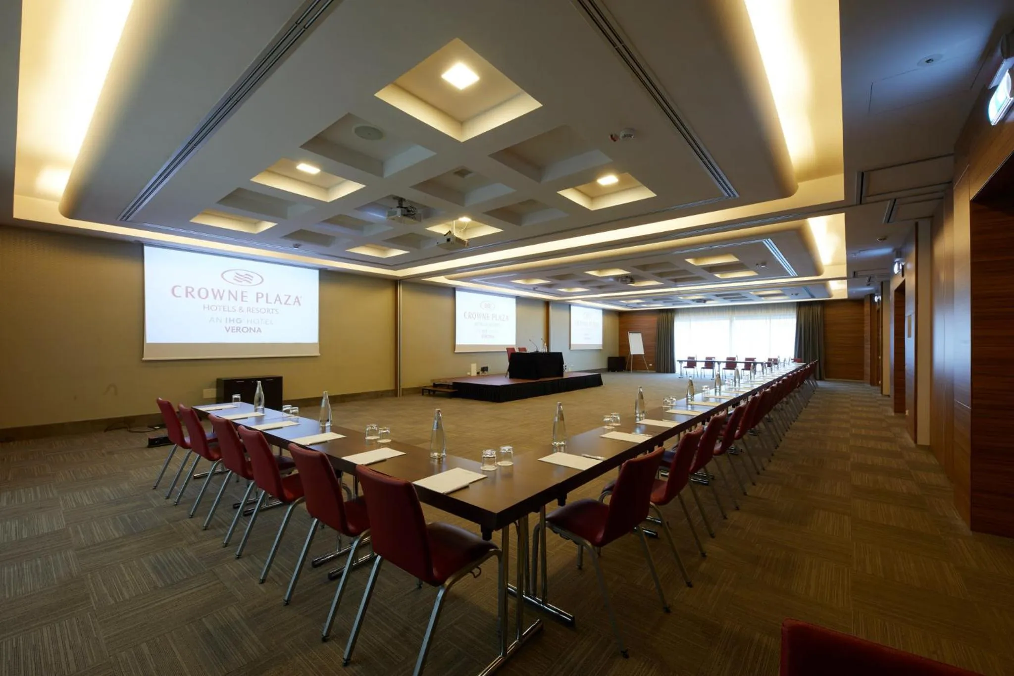 Meeting/conference room in Crowne Plaza Verona Fiera by IHG