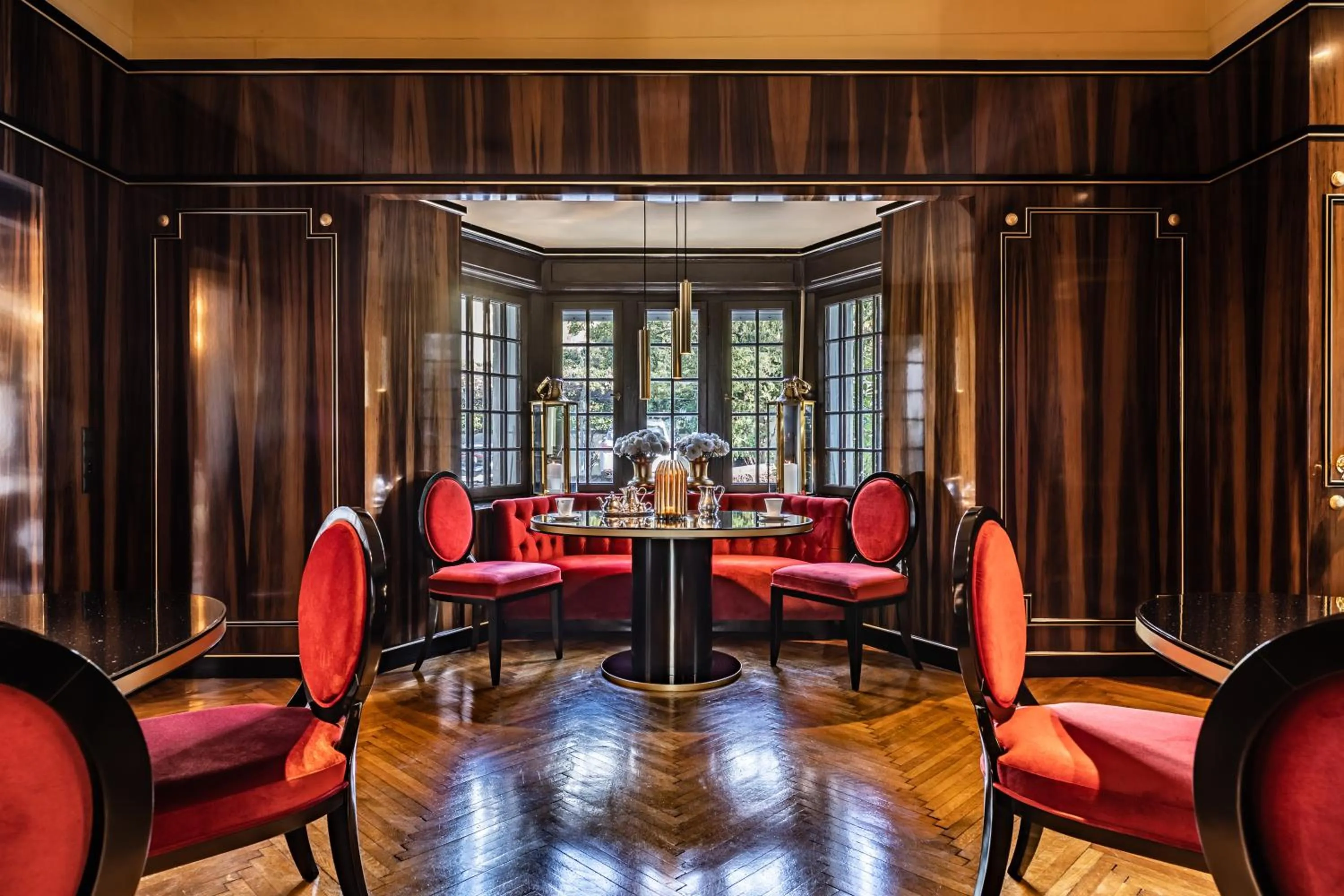 Communal lounge/ TV room in Villa Eden a member of Leading Hotels of the World