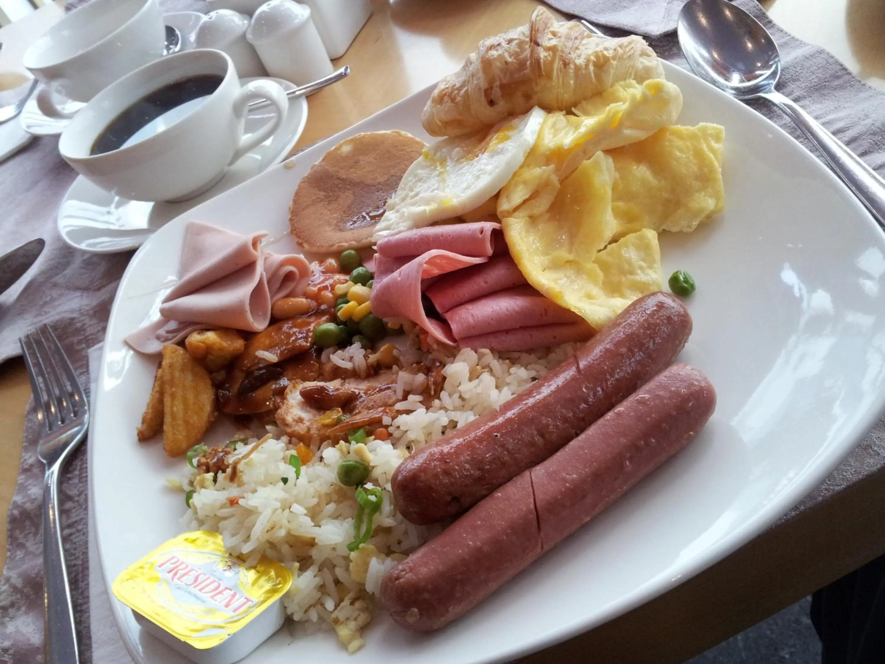 American breakfast in Hotel Galaxias