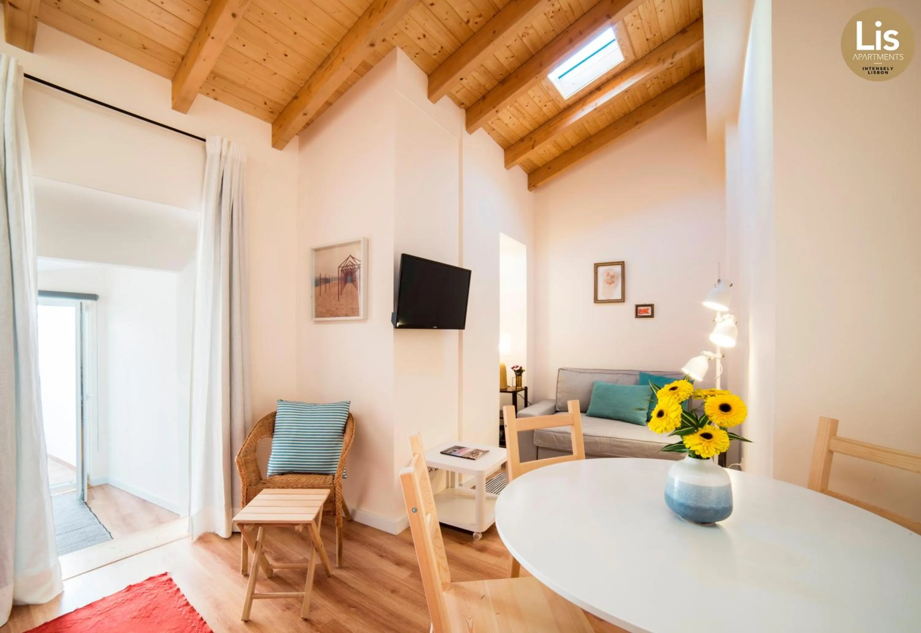 Coffee/tea facilities in Lis Apartments