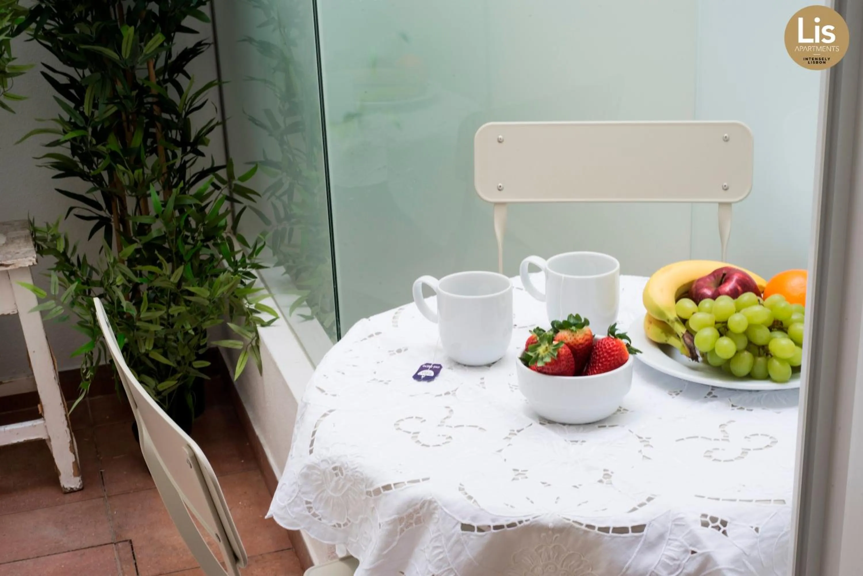 Spring in Lis Apartments