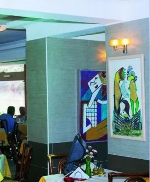 Restaurant/places to eat in Hotel Pegasos