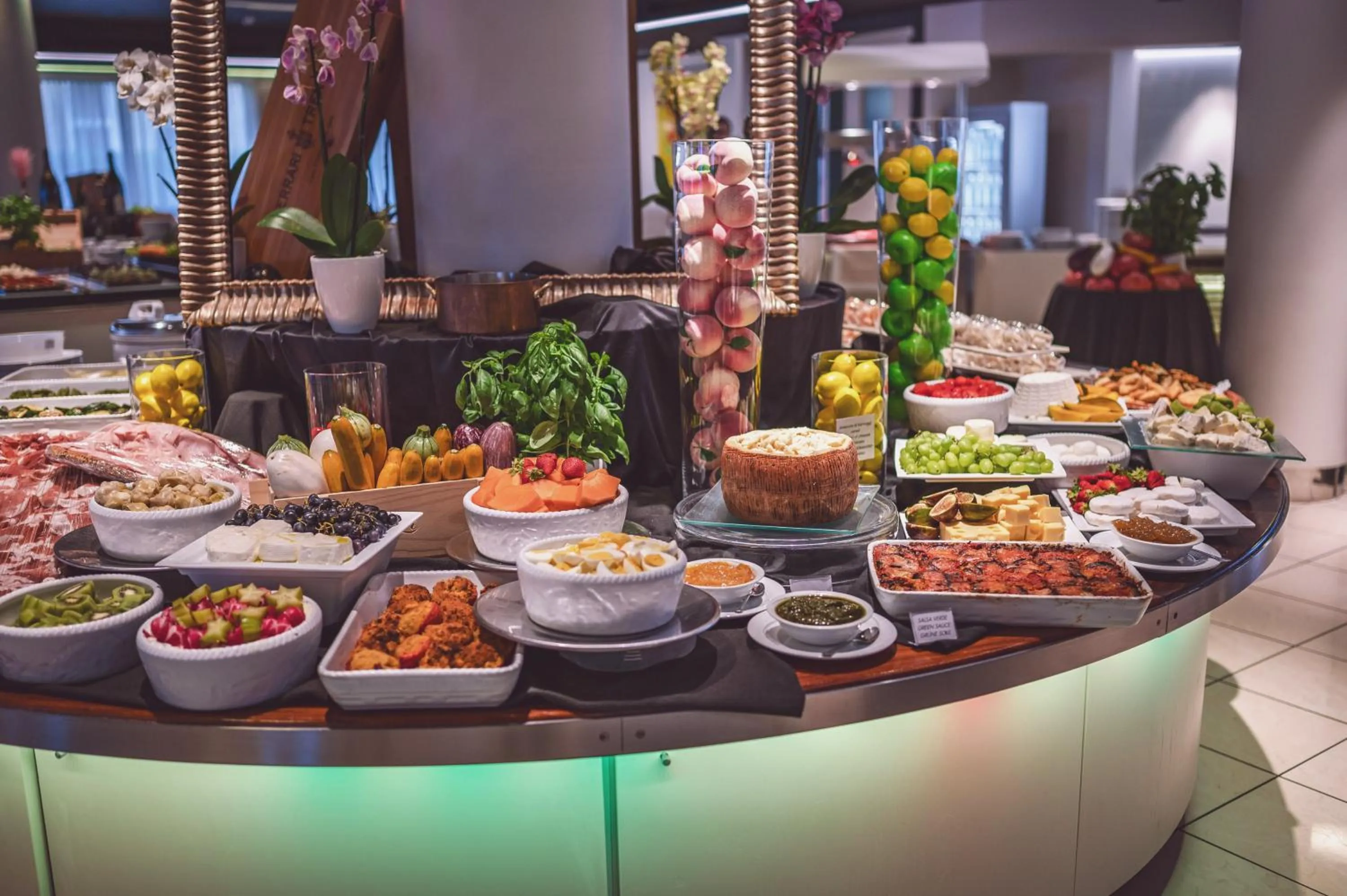 Buffet breakfast in Hotel Cesare Augustus