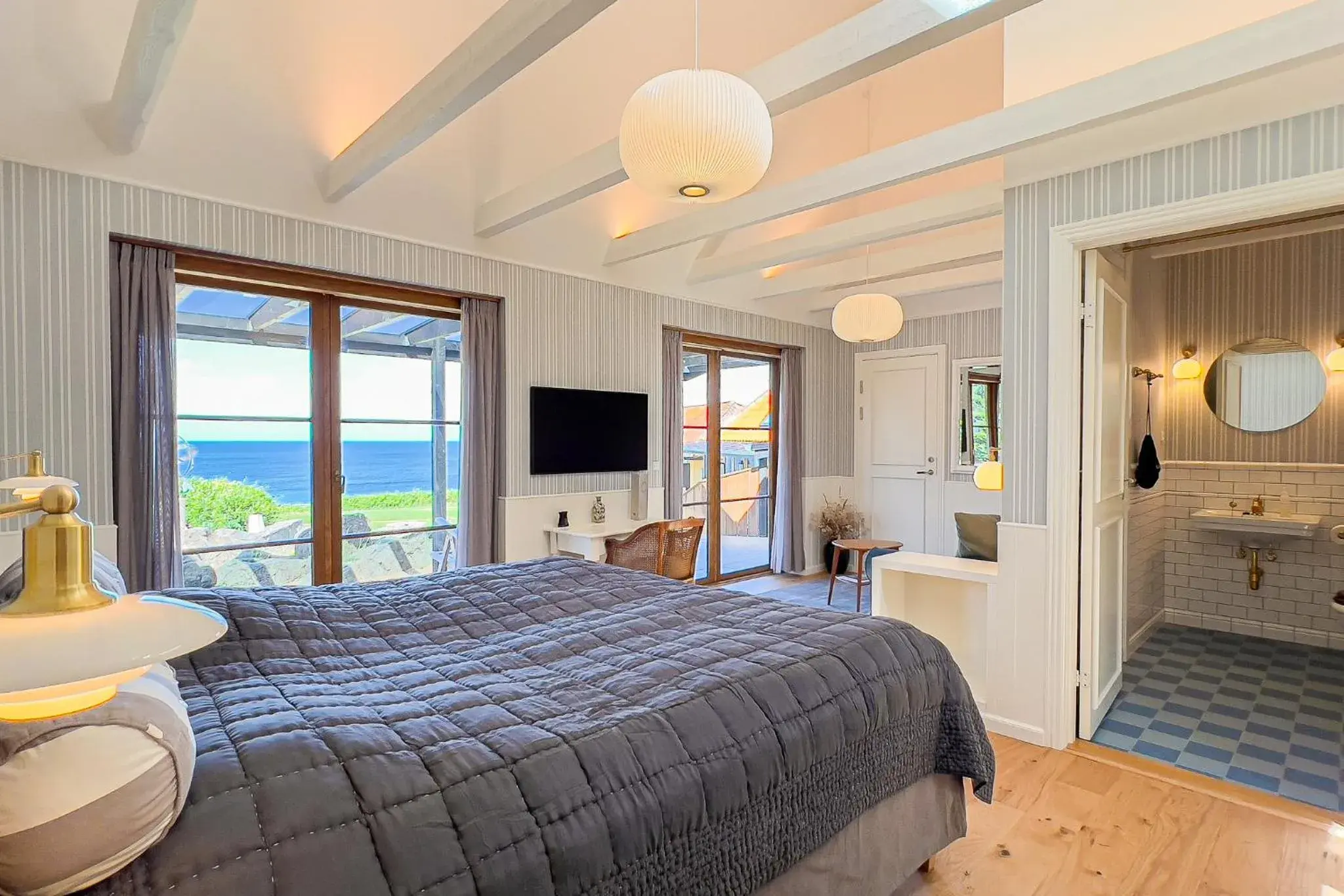 Deluxe Suite with Sea View in Stammershalle Badehotel Deluxe Suite with Sea View in Stammershalle Badehotel