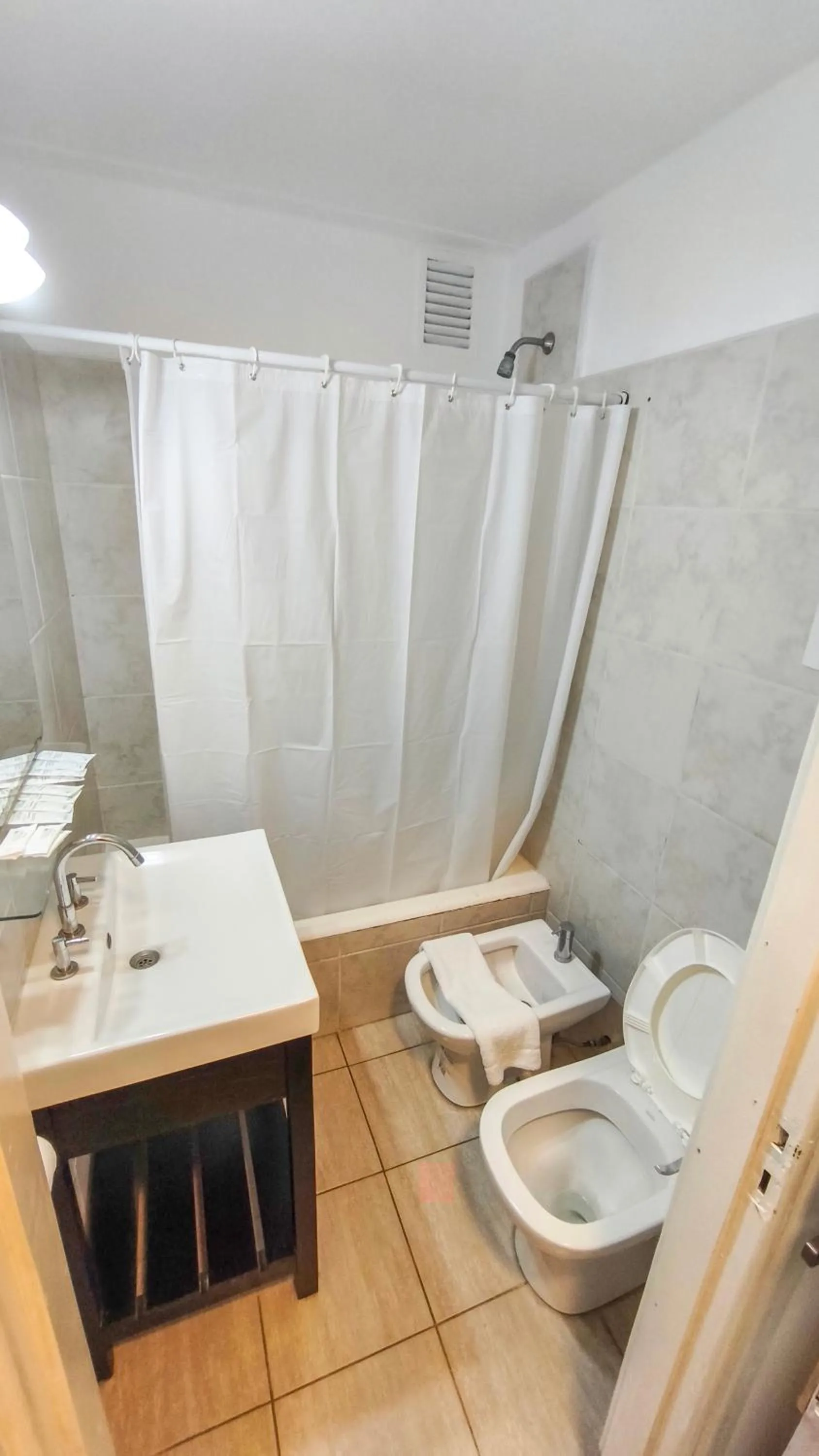 Shower in Argentino Hotel